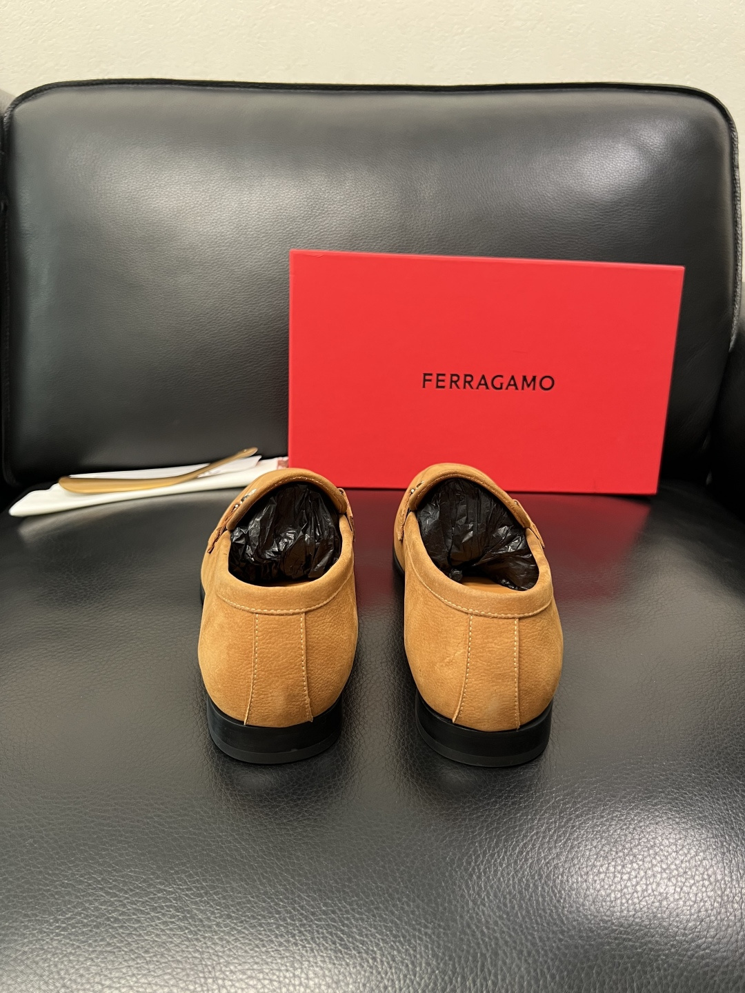 Ferragamo  高品质  顶级工艺品  菲拉格慕  皮鞋专柜同步发售原厂配置，意大利进口原版牛皮，