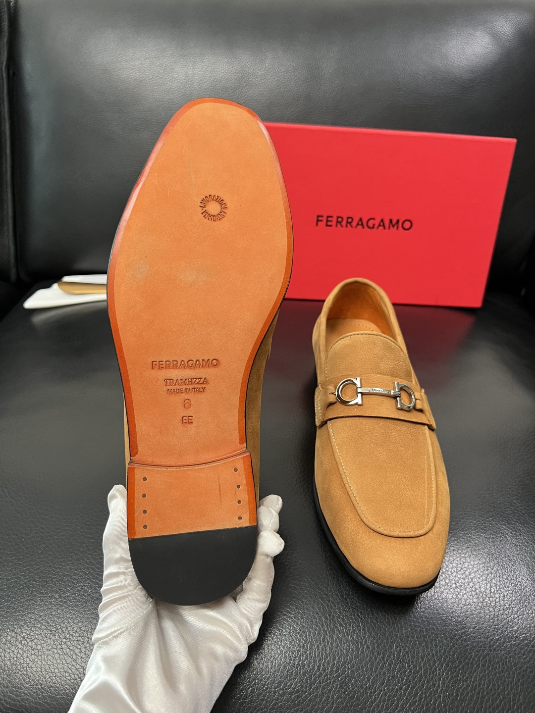 Ferragamo  高品质  顶级工艺品  菲拉格慕  皮鞋专柜同步发售原厂配置，意大利进口原版牛皮，