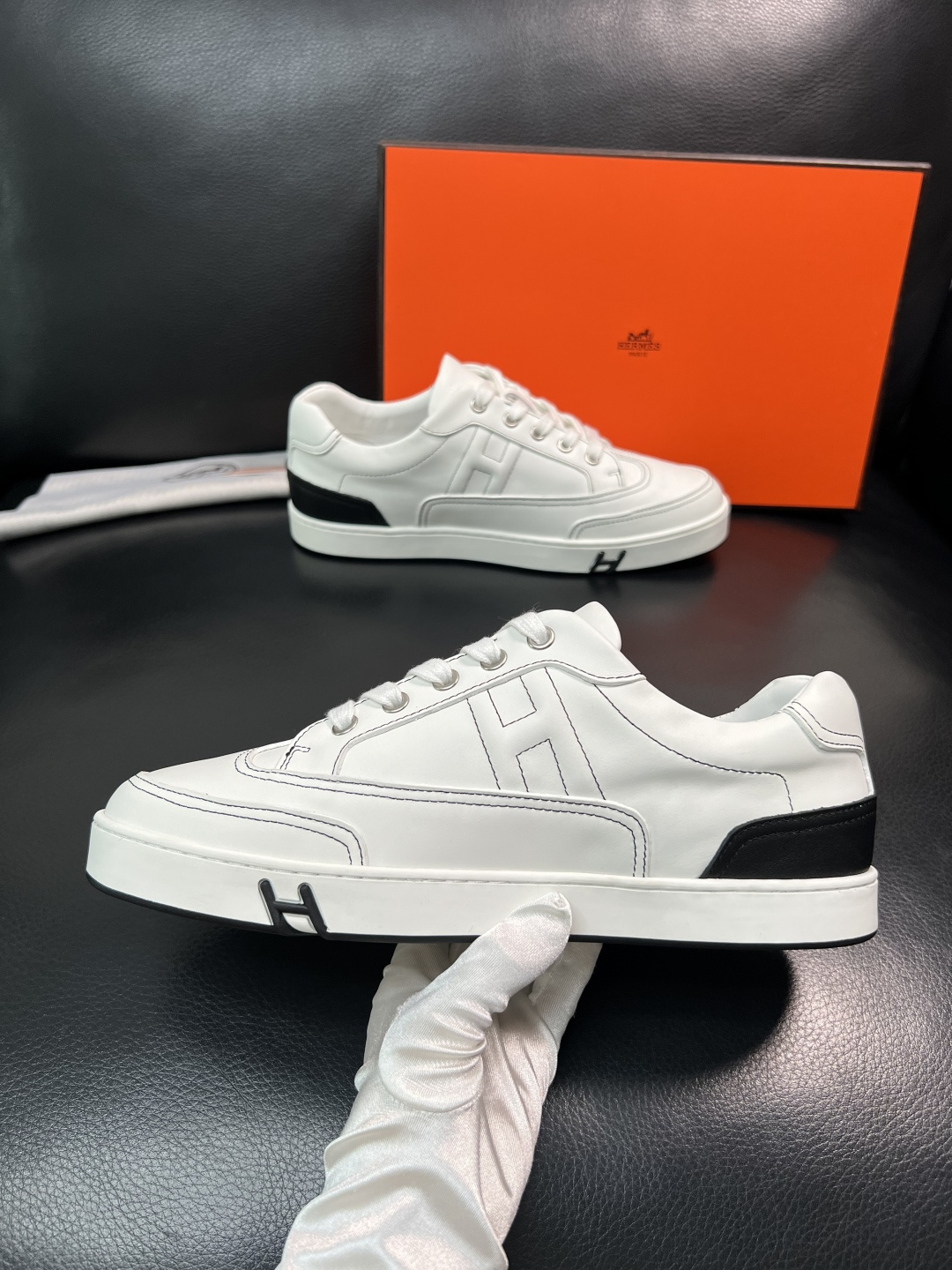 Hermes  高品质  顶级工艺品  爱马仕 专柜同步发售原厂配置，意大利进口原版牛皮面料，高品质拼接