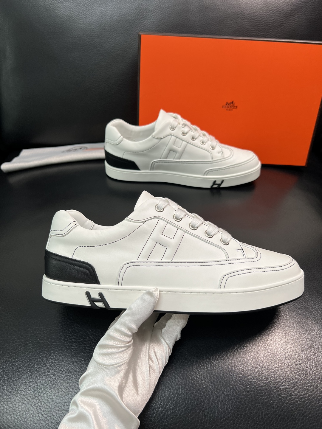 Hermes  高品质  顶级工艺品  爱马仕 专柜同步发售原厂配置，意大利进口原版牛皮面料，高品质拼接