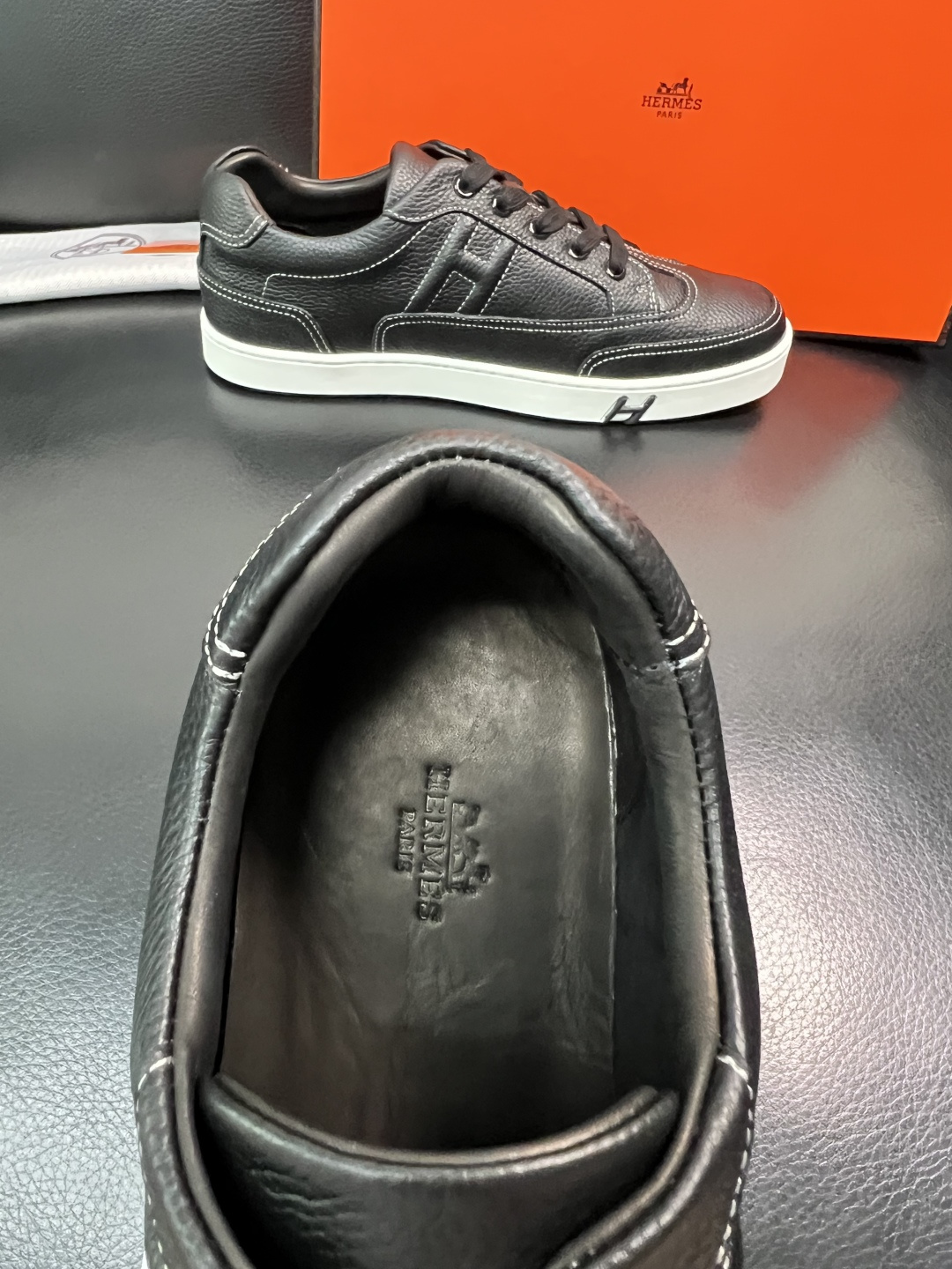 Hermes  高品质  顶级工艺品  爱马仕 专柜同步发售原厂配置，意大利进口原版牛皮面料，高品质拼接