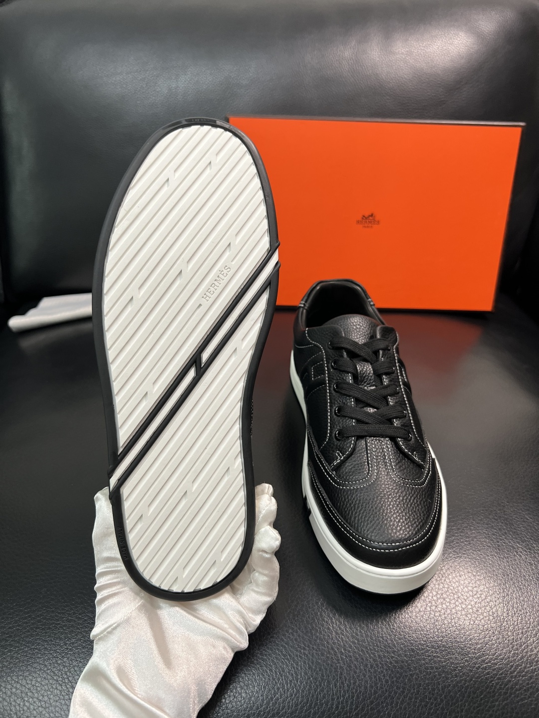Hermes  高品质  顶级工艺品  爱马仕 专柜同步发售原厂配置，意大利进口原版牛皮面料，高品质拼接