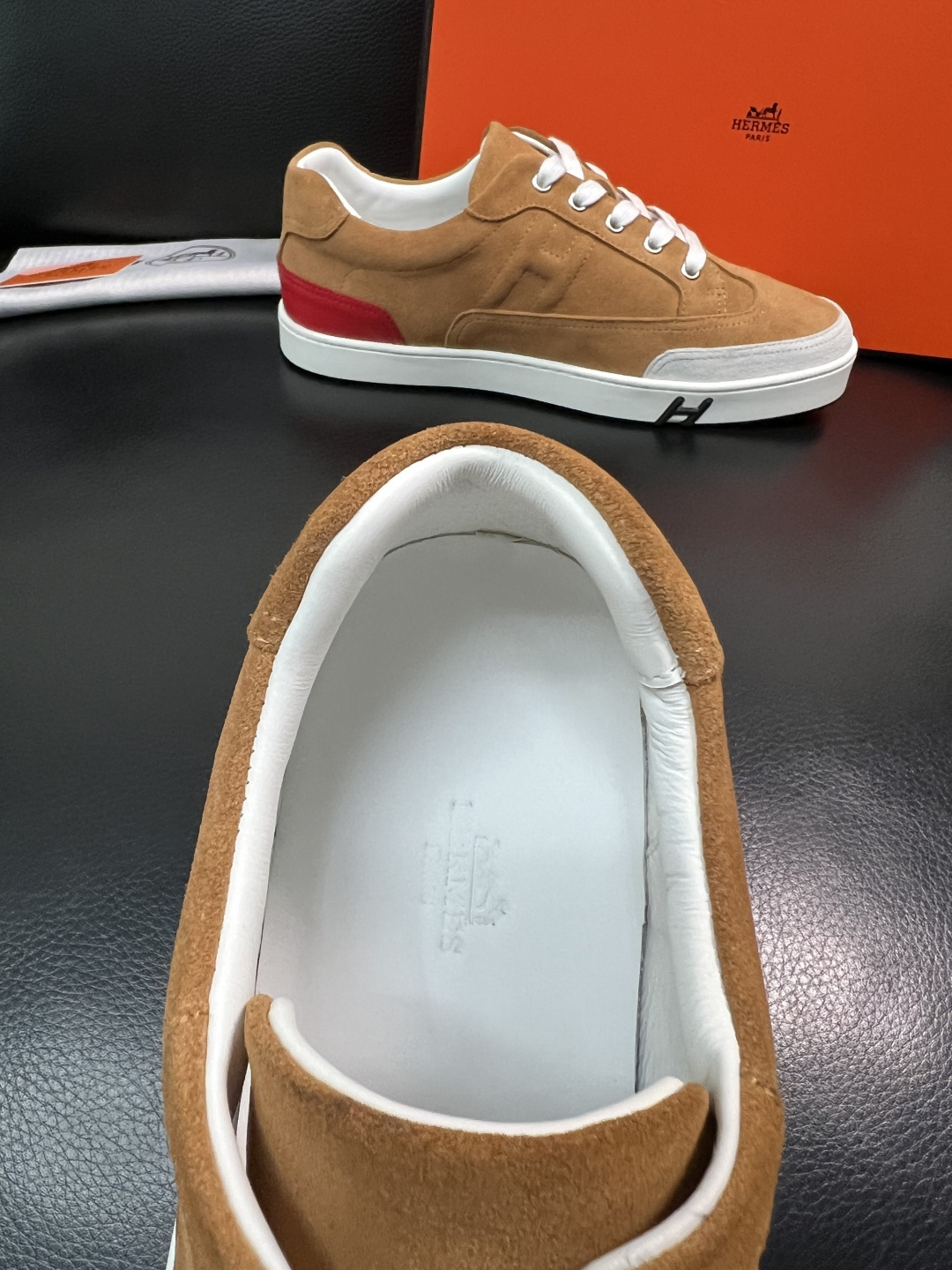 Hermes  高品质  顶级工艺品  爱马仕 专柜同步发售原厂配置，意大利进口原版牛皮面料，高品质拼接