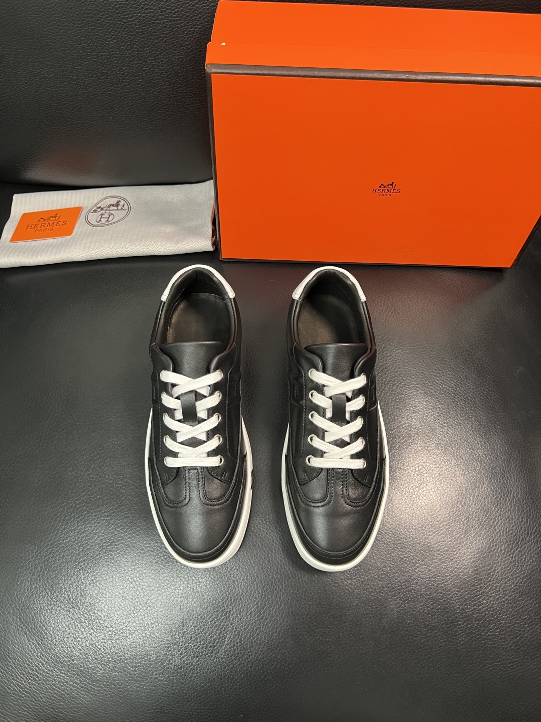 Hermes  高品质  顶级工艺品  爱马仕 专柜同步发售原厂配置，意大利进口原版牛皮面料，高品质拼接