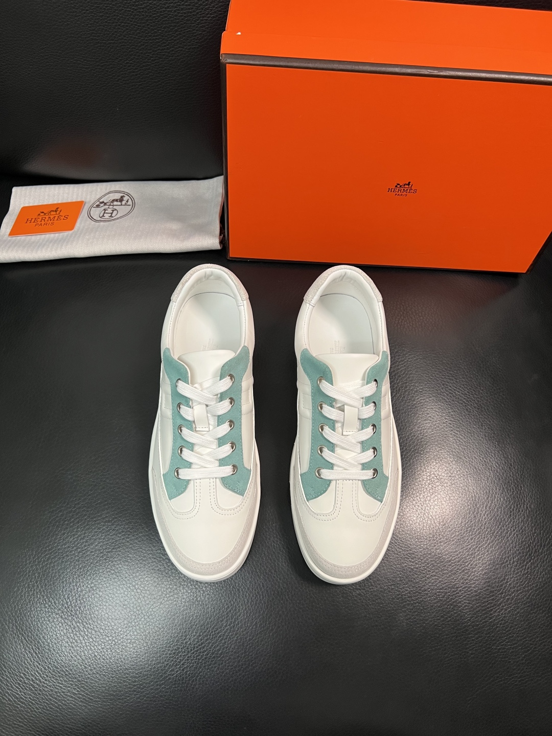 Hermes  高品质  顶级工艺品  爱马仕 专柜同步发售原厂配置，意大利进口原版牛皮面料，高品质拼接