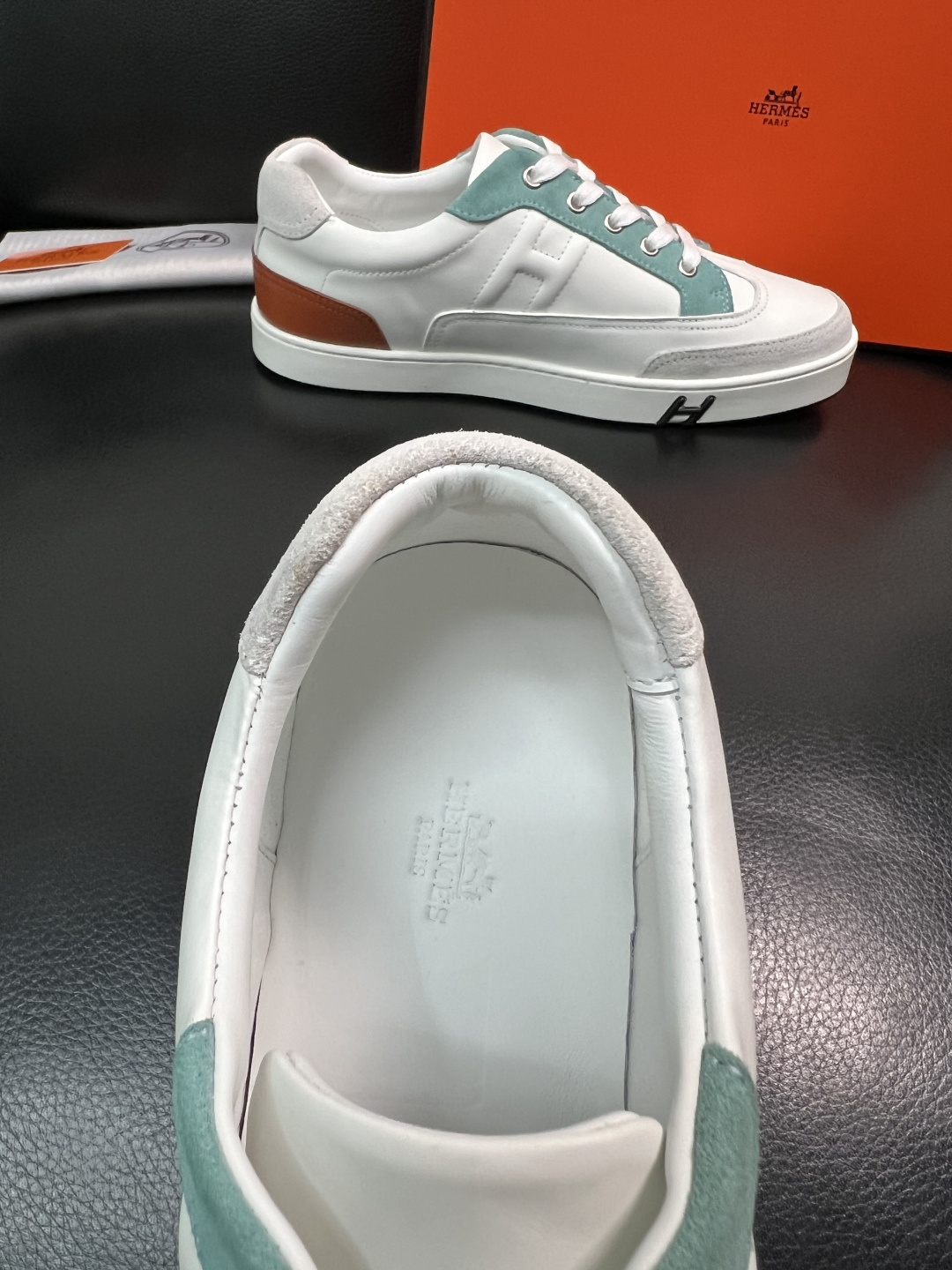 Hermes  高品质  顶级工艺品  爱马仕 专柜同步发售原厂配置，意大利进口原版牛皮面料，高品质拼接