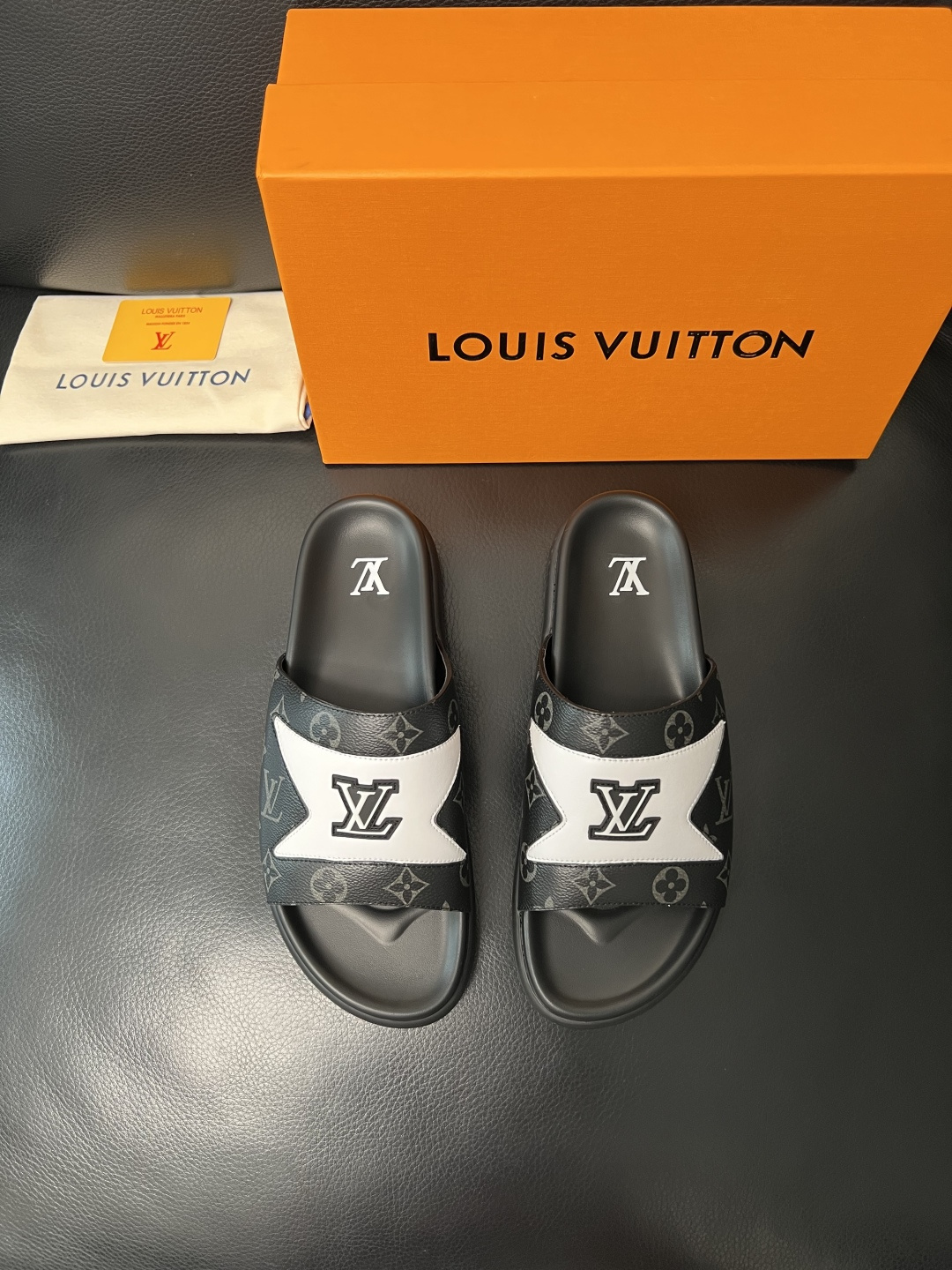 Lv  高品质  顶级工艺品  路易威登，拖鞋  专柜同步原厂配置，鞋面意大利进口，高品质拼接缤纷色彩复