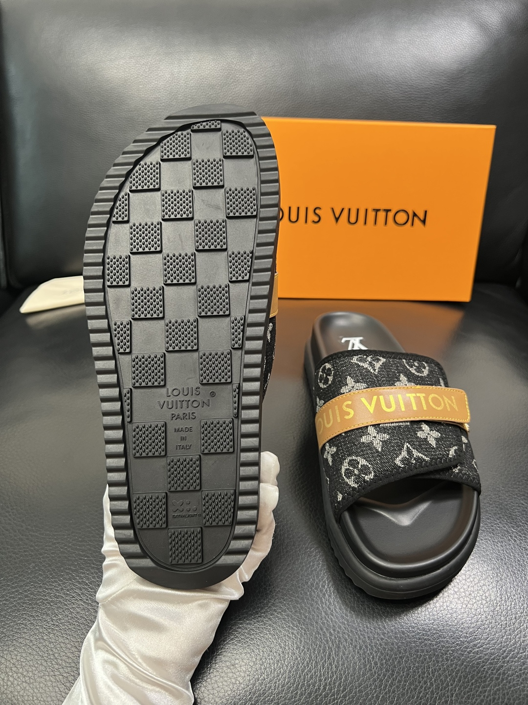 Lv  高品质  顶级工艺品  路易威登，拖鞋  专柜同步原厂配置，鞋面意大利进口，高品质拼接缤纷色彩复