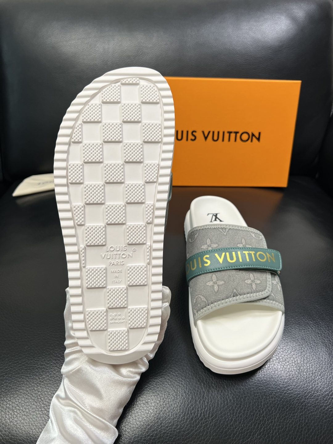Lv  高品质  顶级工艺品  路易威登，拖鞋  专柜同步原厂配置，鞋面意大利进口，高品质拼接缤纷色彩复