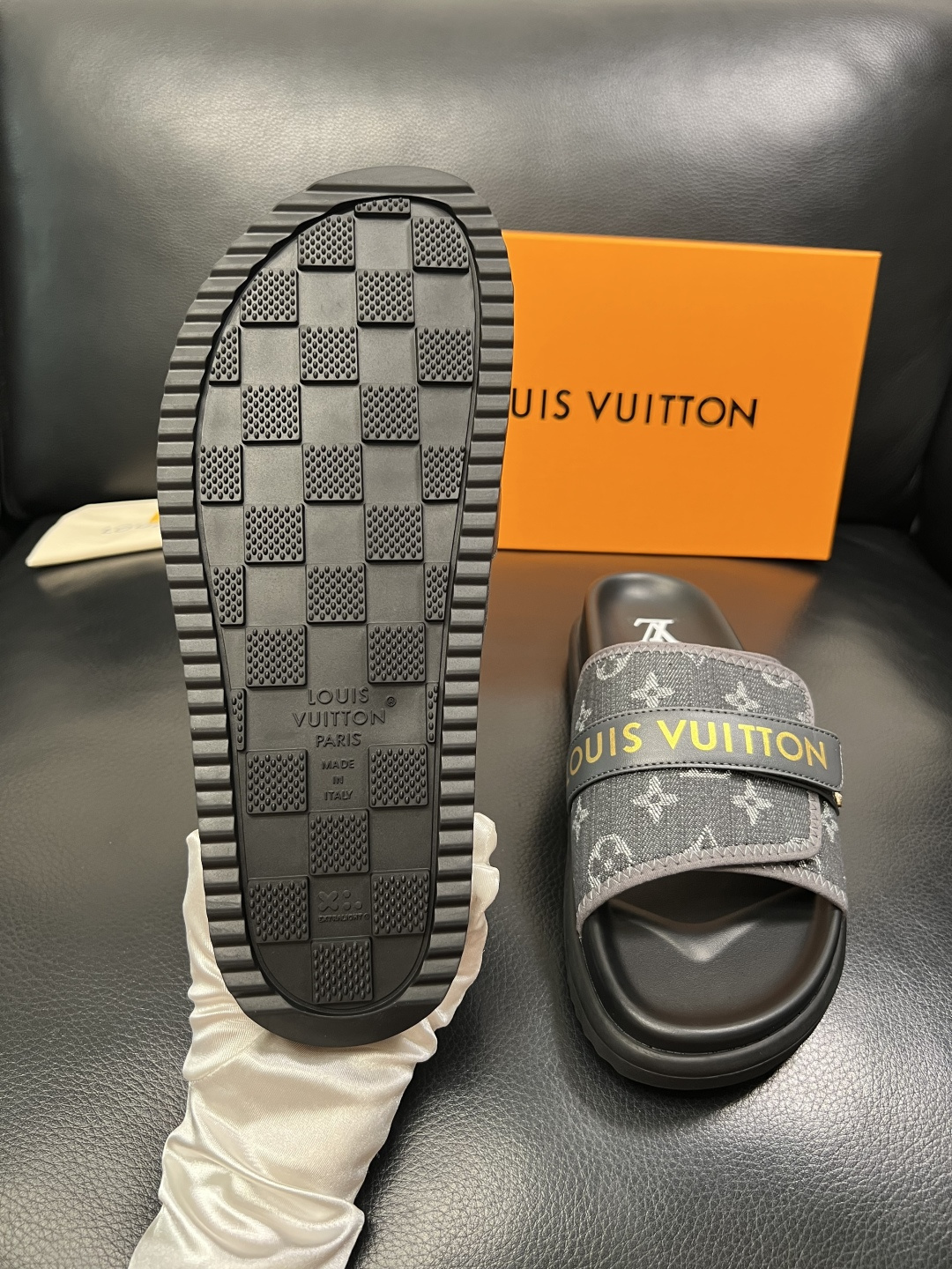 Lv  高品质  顶级工艺品  路易威登，拖鞋  专柜同步原厂配置，鞋面意大利进口，高品质拼接缤纷色彩复