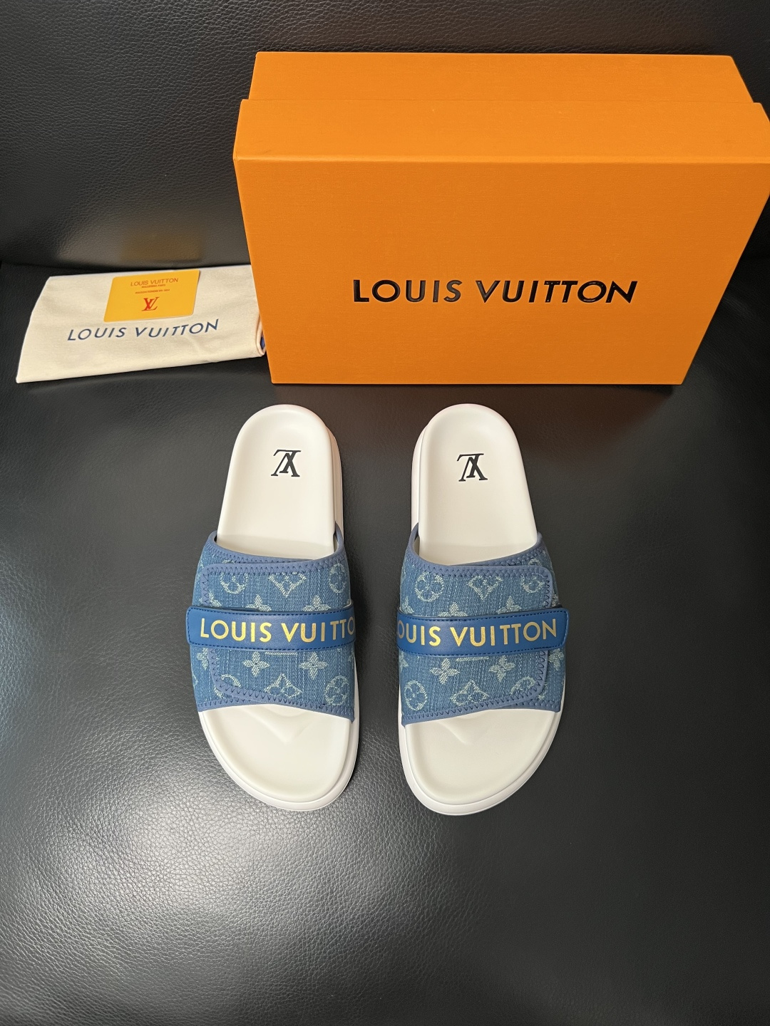 Lv  高品质  顶级工艺品  路易威登，拖鞋  专柜同步原厂配置，鞋面意大利进口，高品质拼接缤纷色彩复