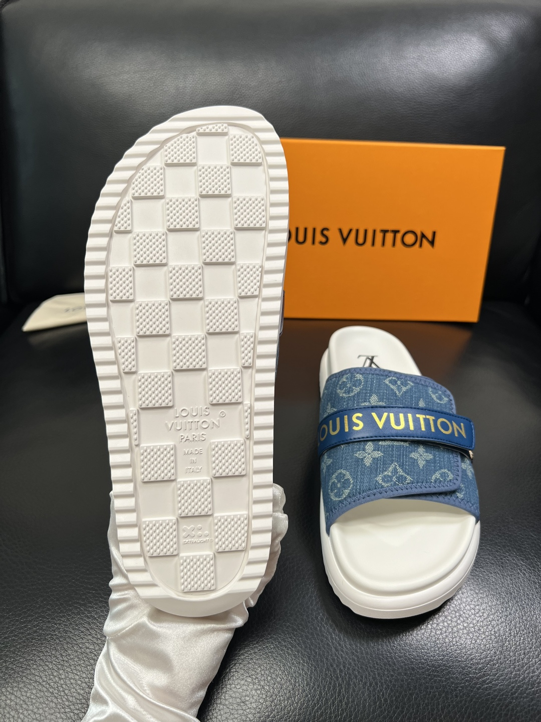 Lv  高品质  顶级工艺品  路易威登，拖鞋  专柜同步原厂配置，鞋面意大利进口，高品质拼接缤纷色彩复