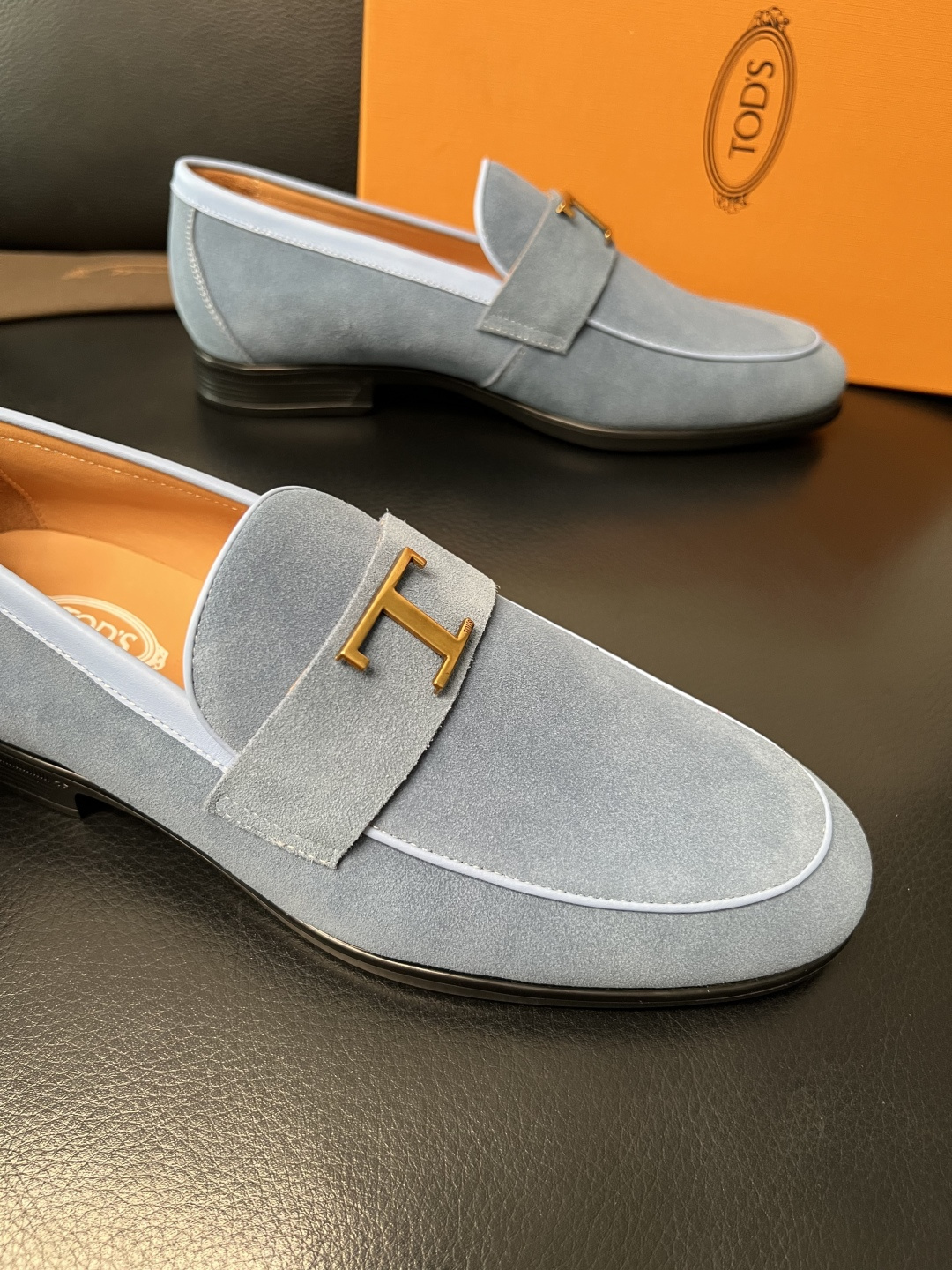 Tods  高品质  顶级工艺品  托德斯  皮鞋专柜新款，原厂配置意大利进口牛皮面料，高品质复杂拼接工