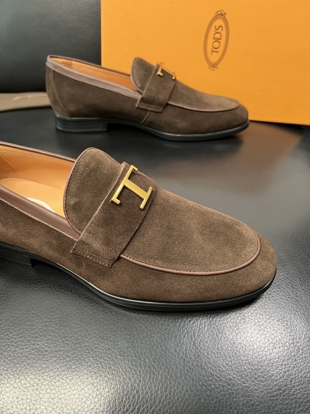 Tods  高品质  顶级工艺品  托德斯  皮鞋专柜新款，原厂配置意大利进口牛皮面料，高品质复杂拼接工