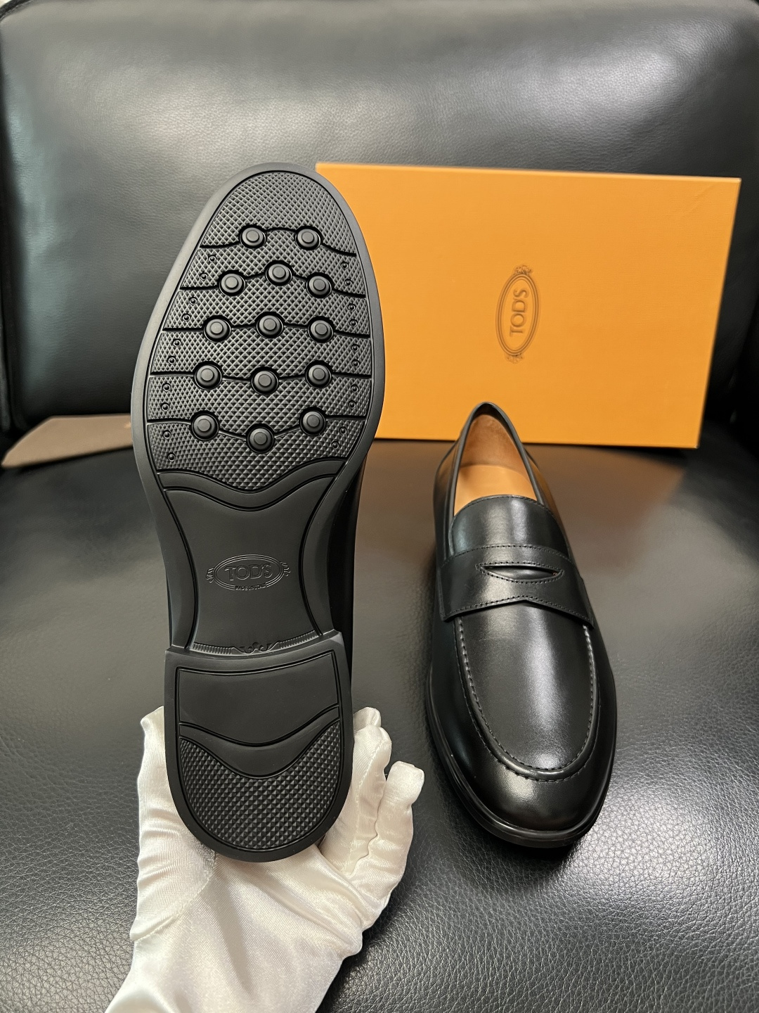 Tods  高品质  顶级工艺品  托德斯  皮鞋专柜新款，原厂配置意大利进口牛皮面料，高品质复杂拼接工