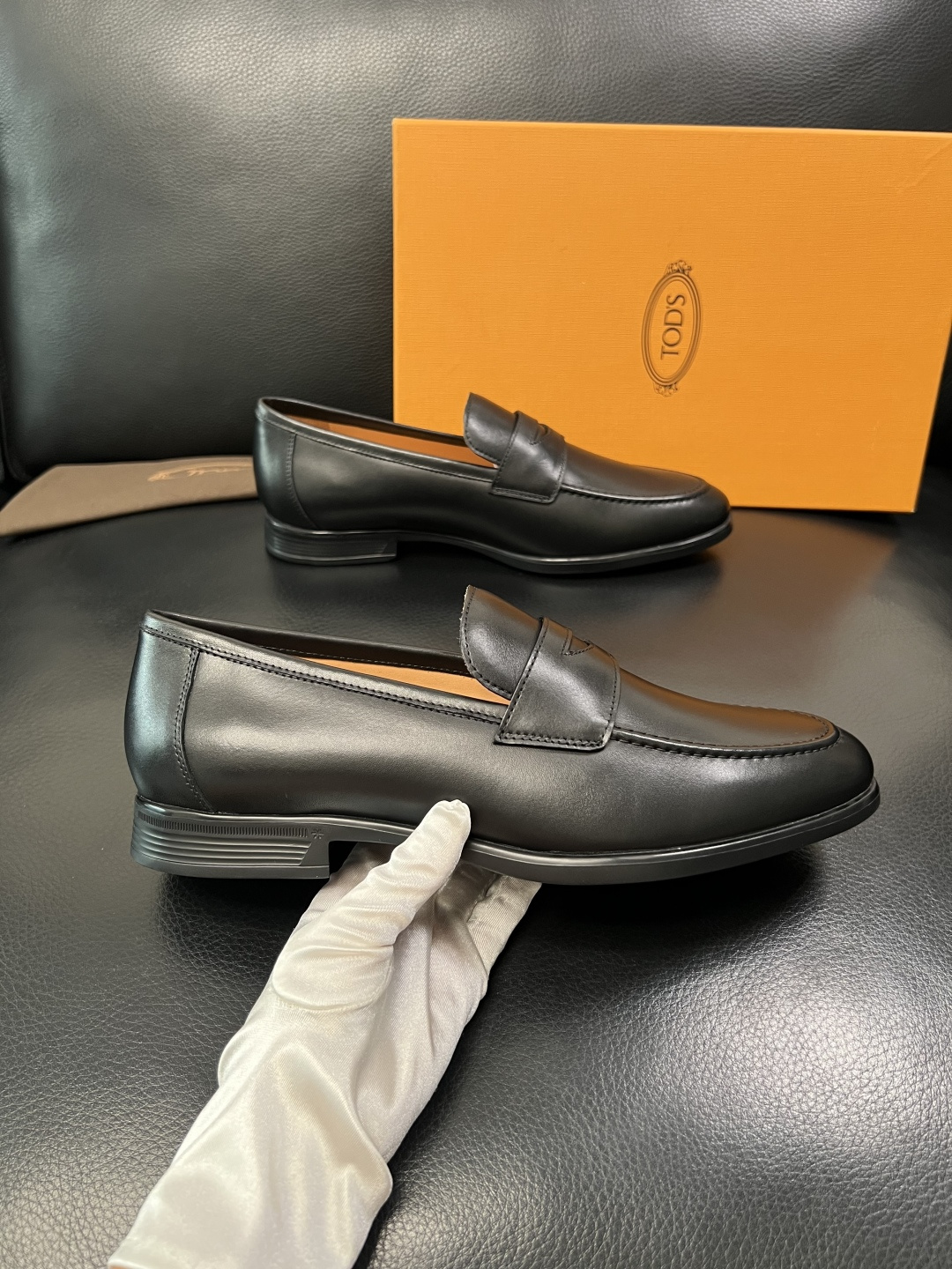 Tods  高品质  顶级工艺品  托德斯  皮鞋专柜新款，原厂配置意大利进口牛皮面料，高品质复杂拼接工