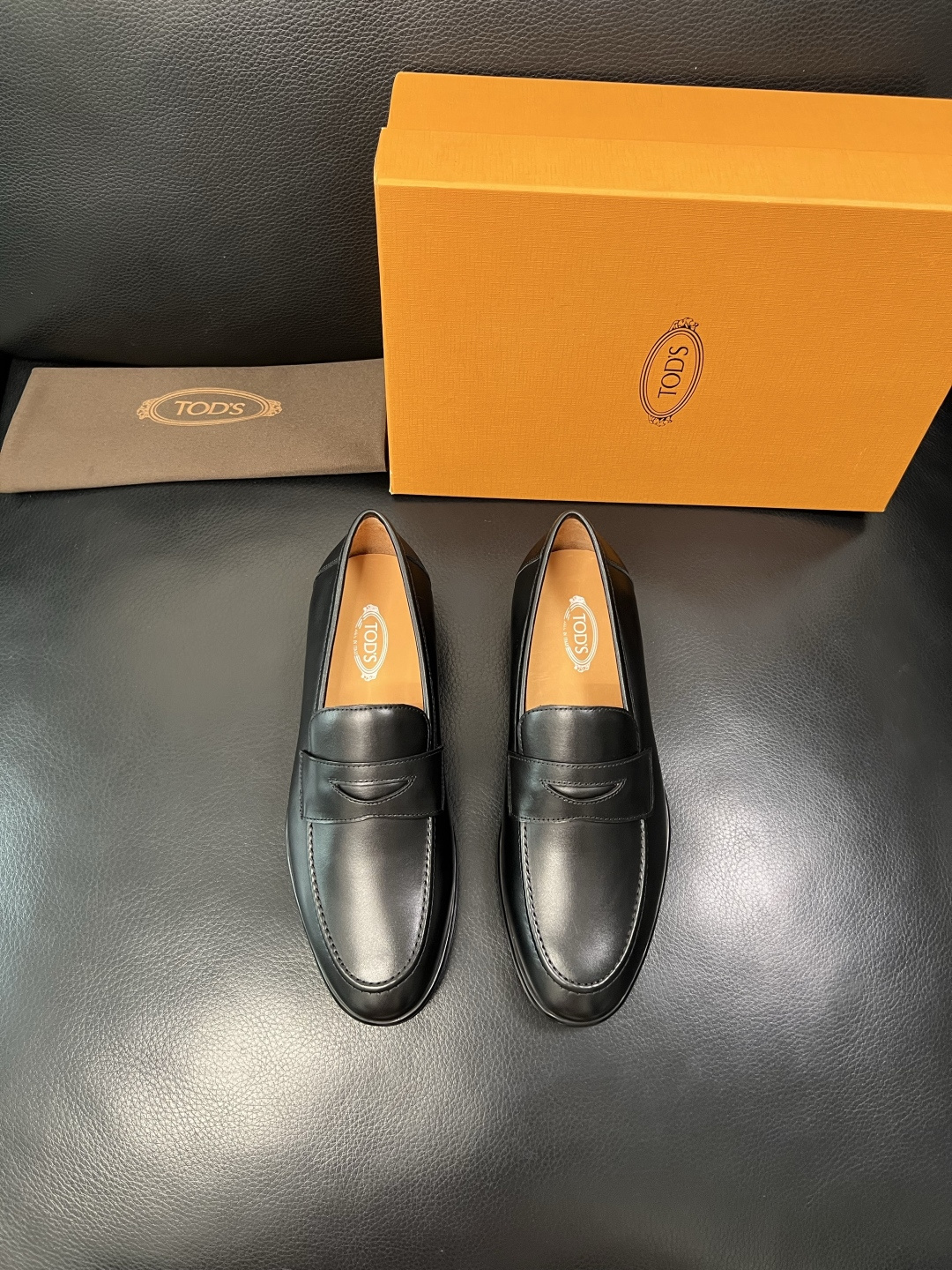 Tods  高品质  顶级工艺品  托德斯  皮鞋专柜新款，原厂配置意大利进口牛皮面料，高品质复杂拼接工