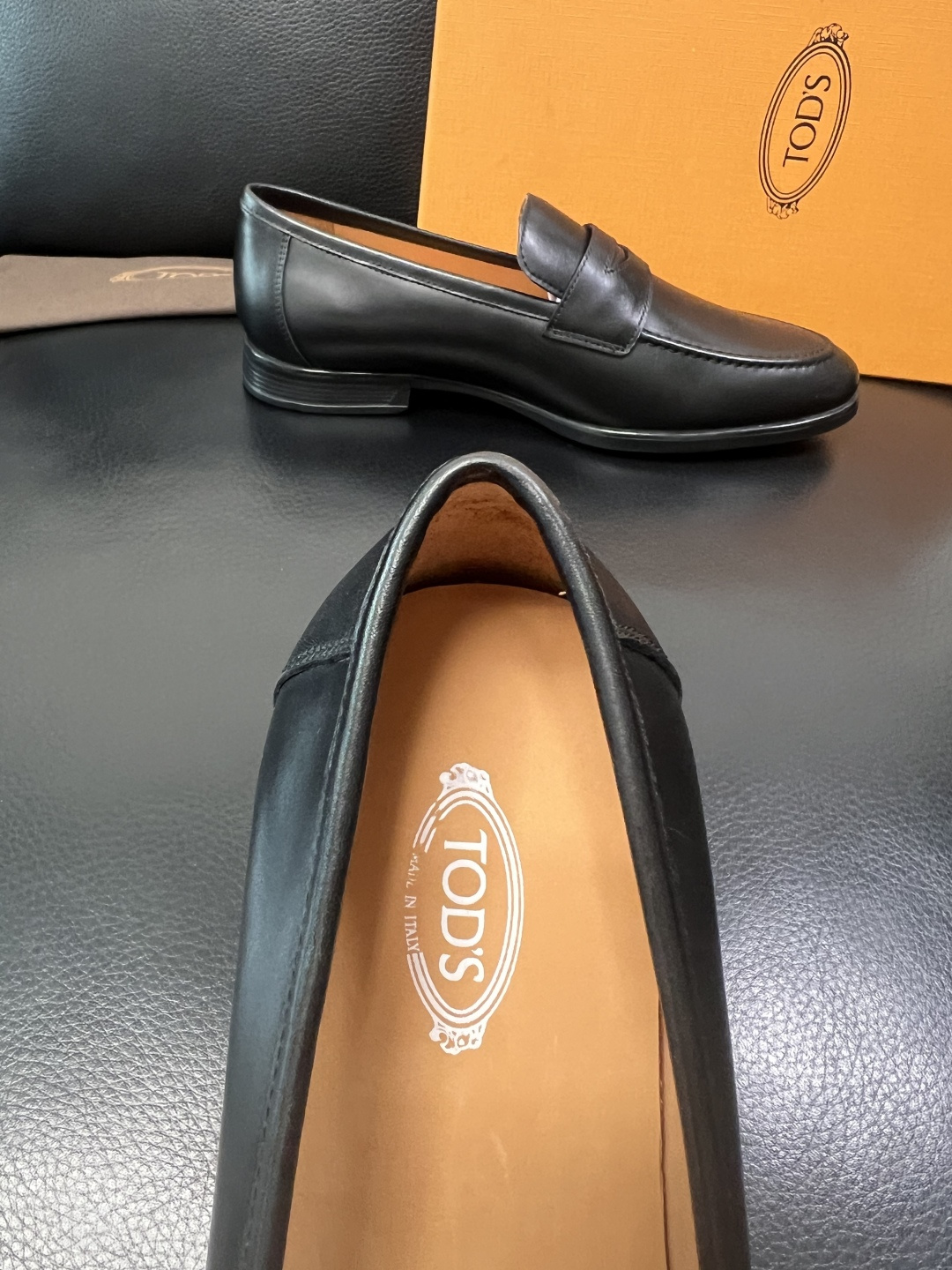 Tods  高品质  顶级工艺品  托德斯  皮鞋专柜新款，原厂配置意大利进口牛皮面料，高品质复杂拼接工