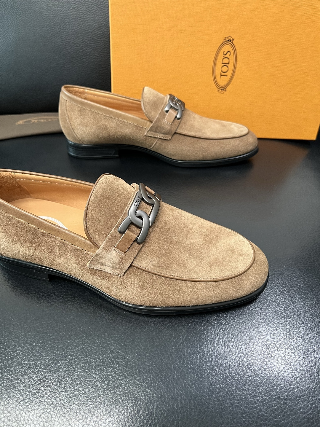 Tods  高品质  顶级工艺品  托德斯  皮鞋专柜新款，原厂配置意大利进口牛皮面料，高品质复杂拼接工