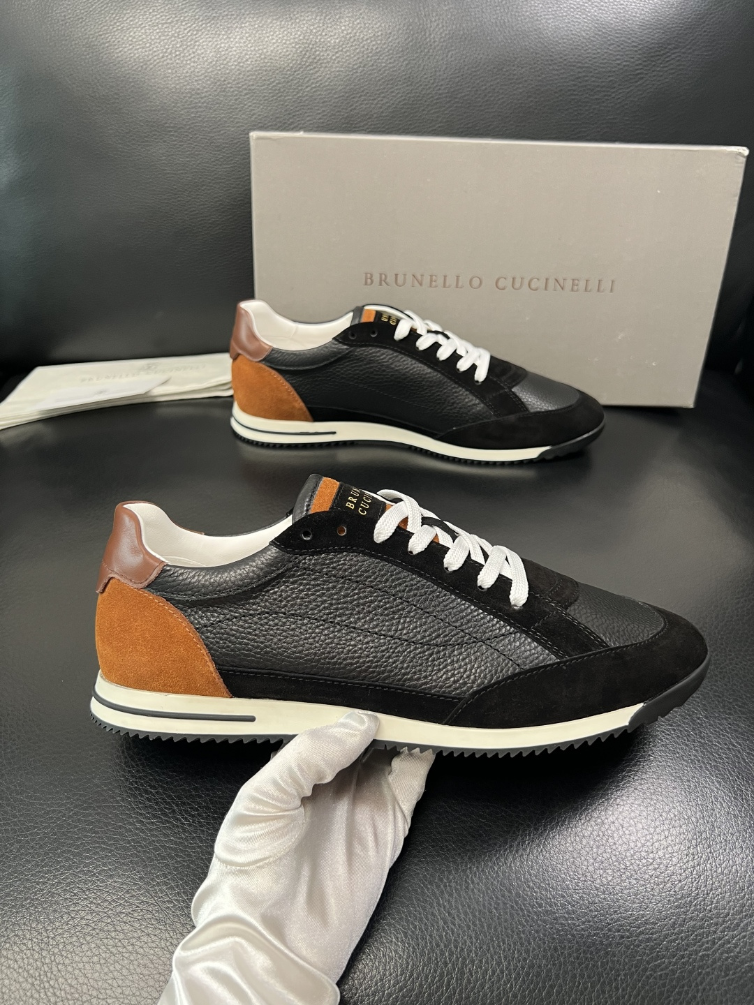 Brunello Cucinelli  高品质 顶级工艺品  BC  专柜同步原厂配置，意大利进口牛皮面