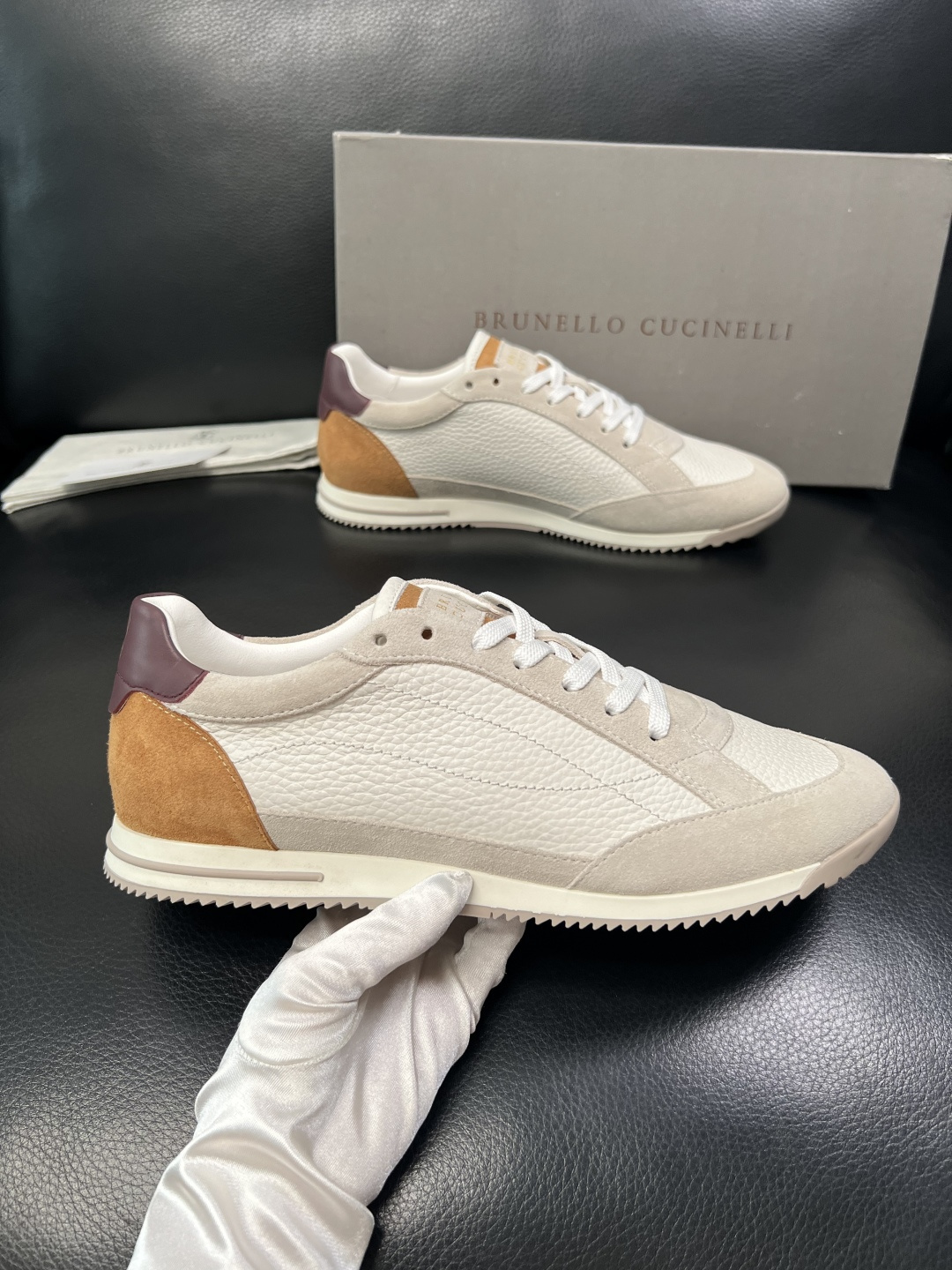 Brunello Cucinelli  高品质 顶级工艺品  BC  专柜同步原厂配置，意大利进口牛皮面