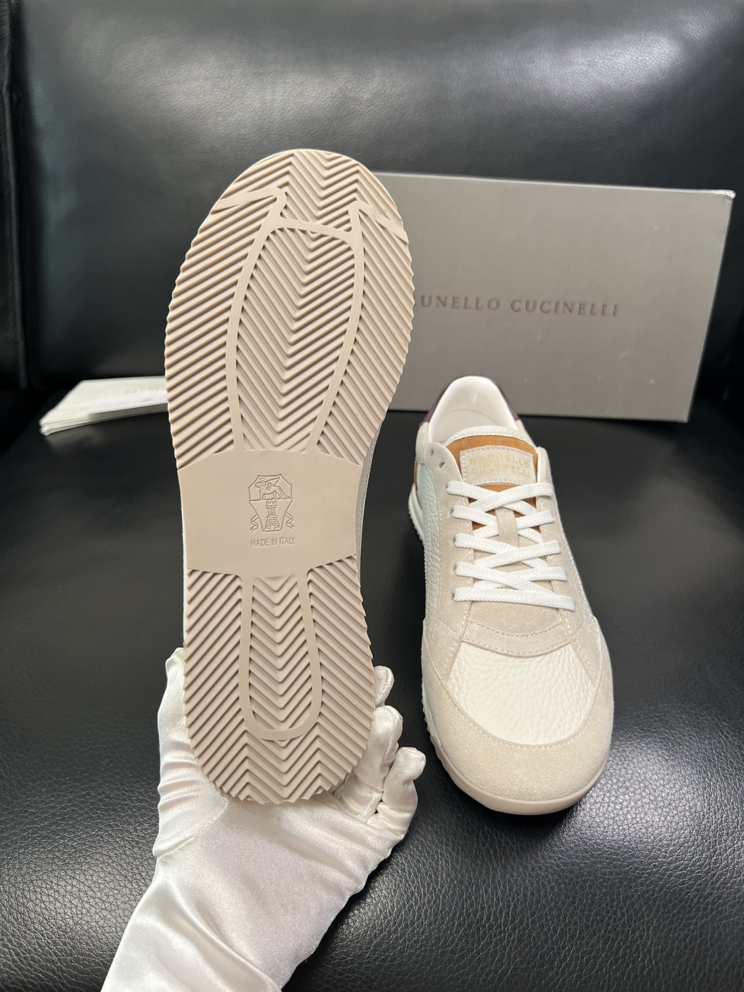 Brunello Cucinelli  高品质 顶级工艺品  BC  专柜同步原厂配置，意大利进口牛皮面
