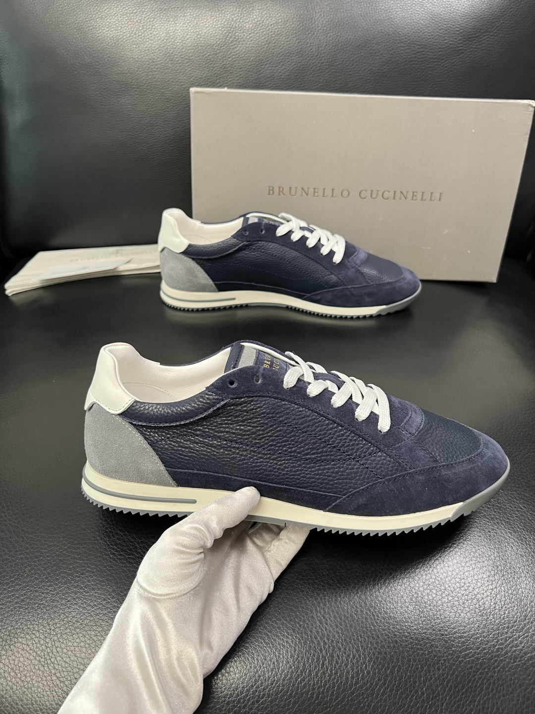 Brunello Cucinelli  高品质 顶级工艺品  BC  专柜同步原厂配置，意大利进口牛皮面