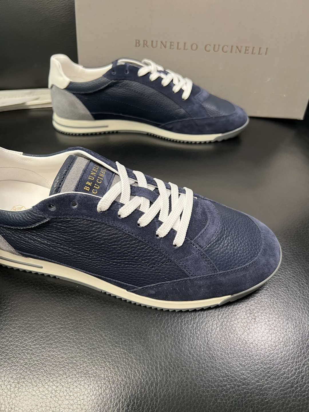Brunello Cucinelli  高品质 顶级工艺品  BC  专柜同步原厂配置，意大利进口牛皮面