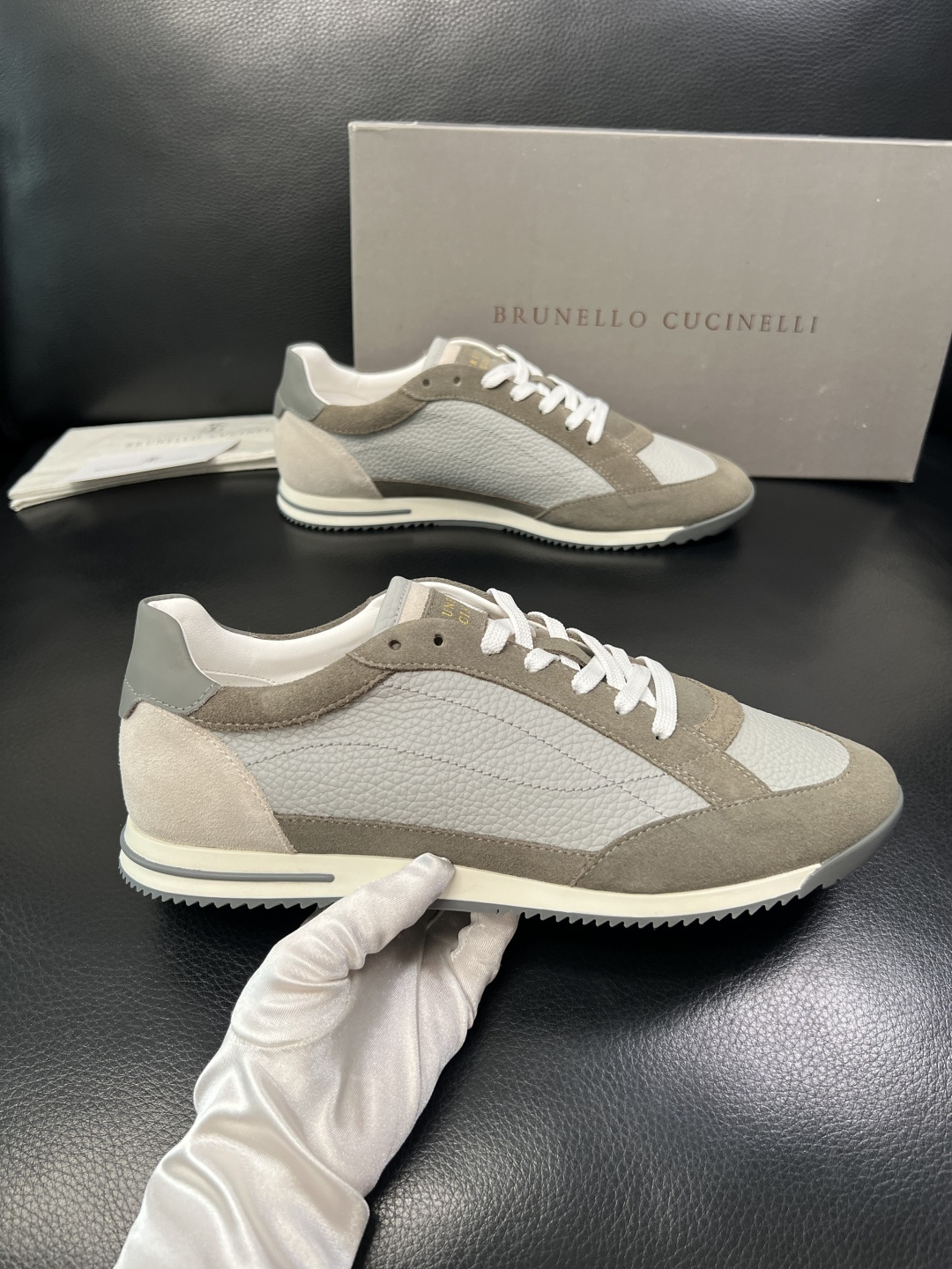 Brunello Cucinelli  高品质 顶级工艺品  BC  专柜同步原厂配置，意大利进口牛皮面