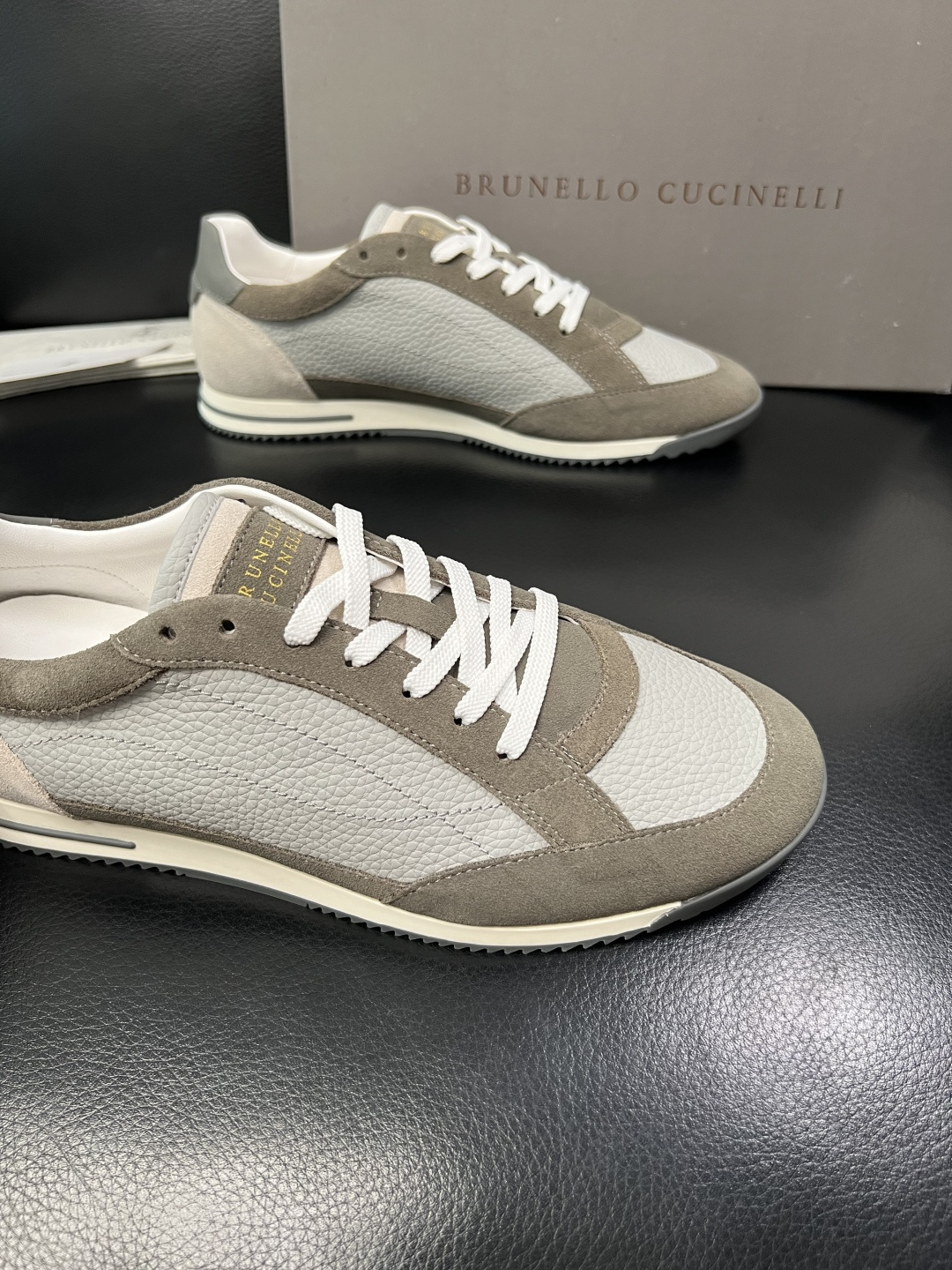 Brunello Cucinelli  高品质 顶级工艺品  BC  专柜同步原厂配置，意大利进口牛皮面