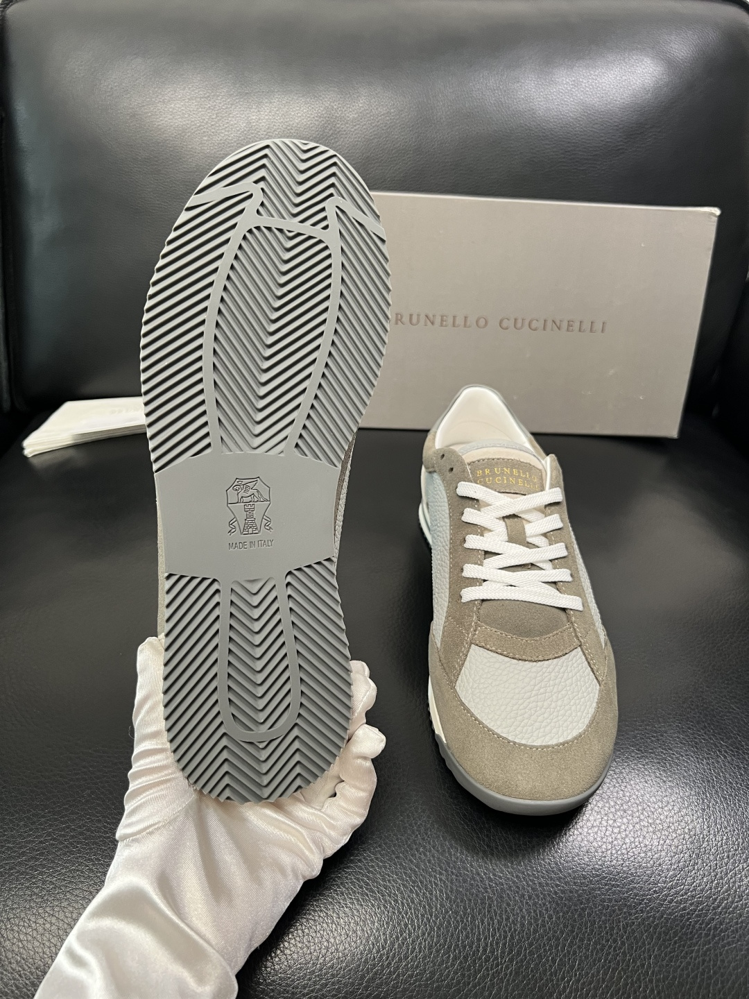 Brunello Cucinelli  高品质 顶级工艺品  BC  专柜同步原厂配置，意大利进口牛皮面