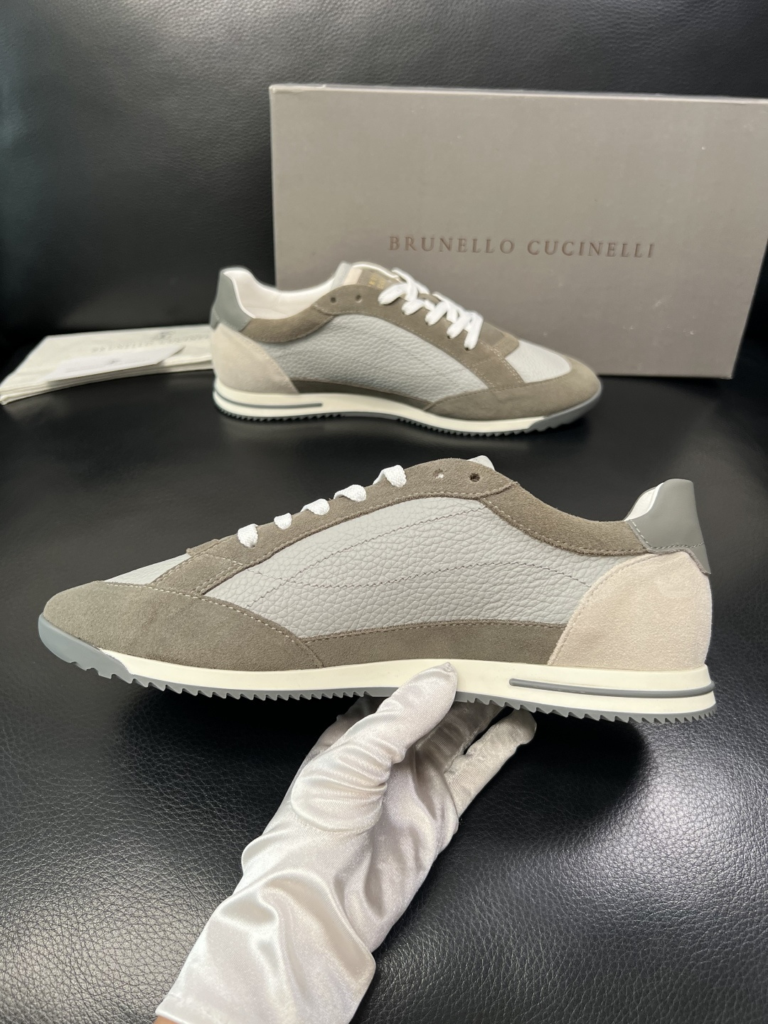 Brunello Cucinelli  高品质 顶级工艺品  BC  专柜同步原厂配置，意大利进口牛皮面