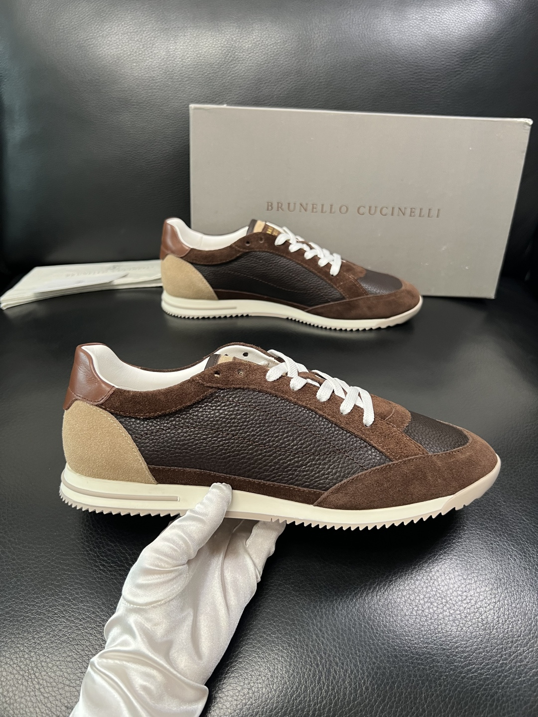 Brunello Cucinelli  高品质 顶级工艺品  BC  专柜同步原厂配置，意大利进口牛皮面