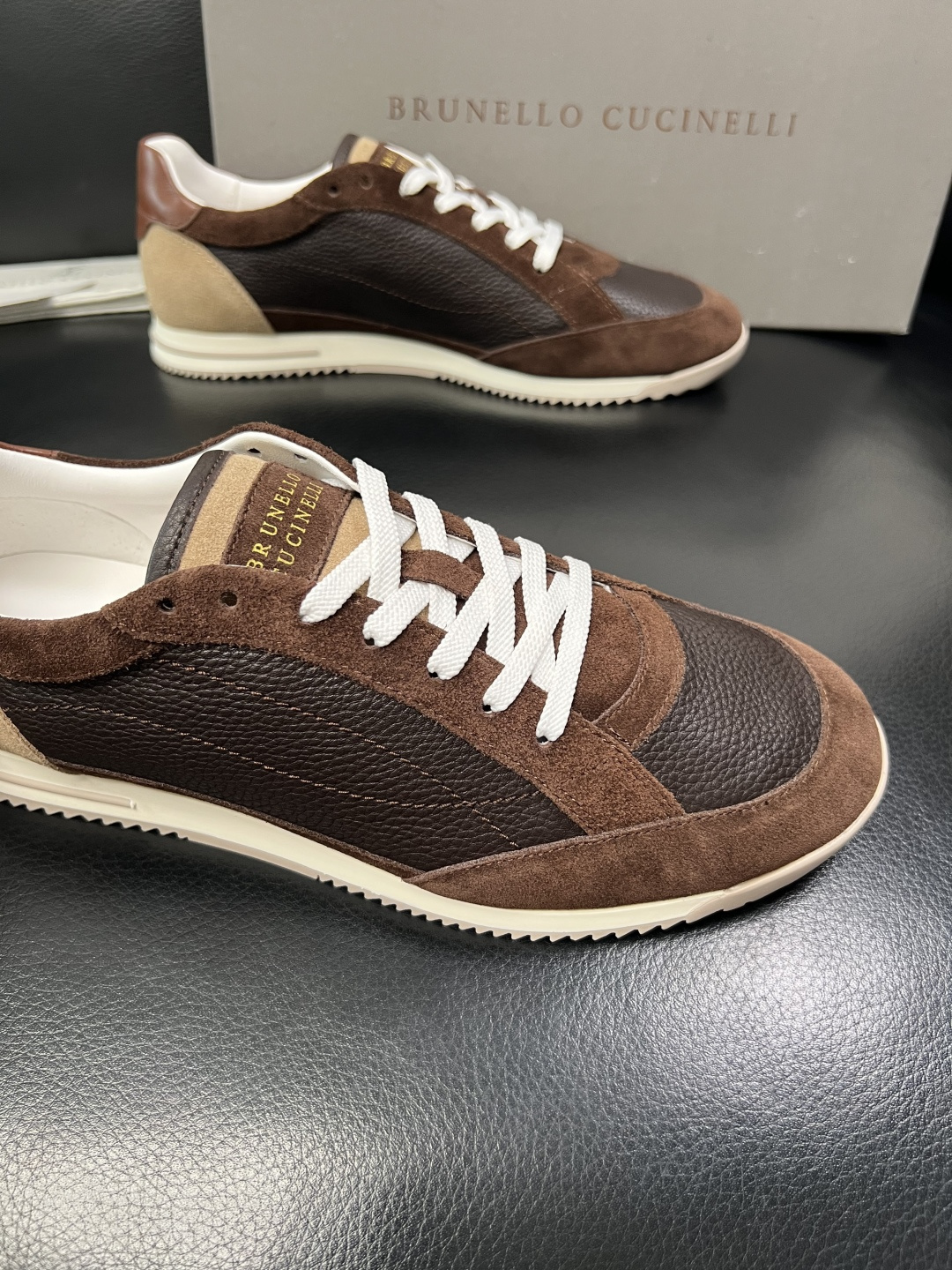 Brunello Cucinelli  高品质 顶级工艺品  BC  专柜同步原厂配置，意大利进口牛皮面