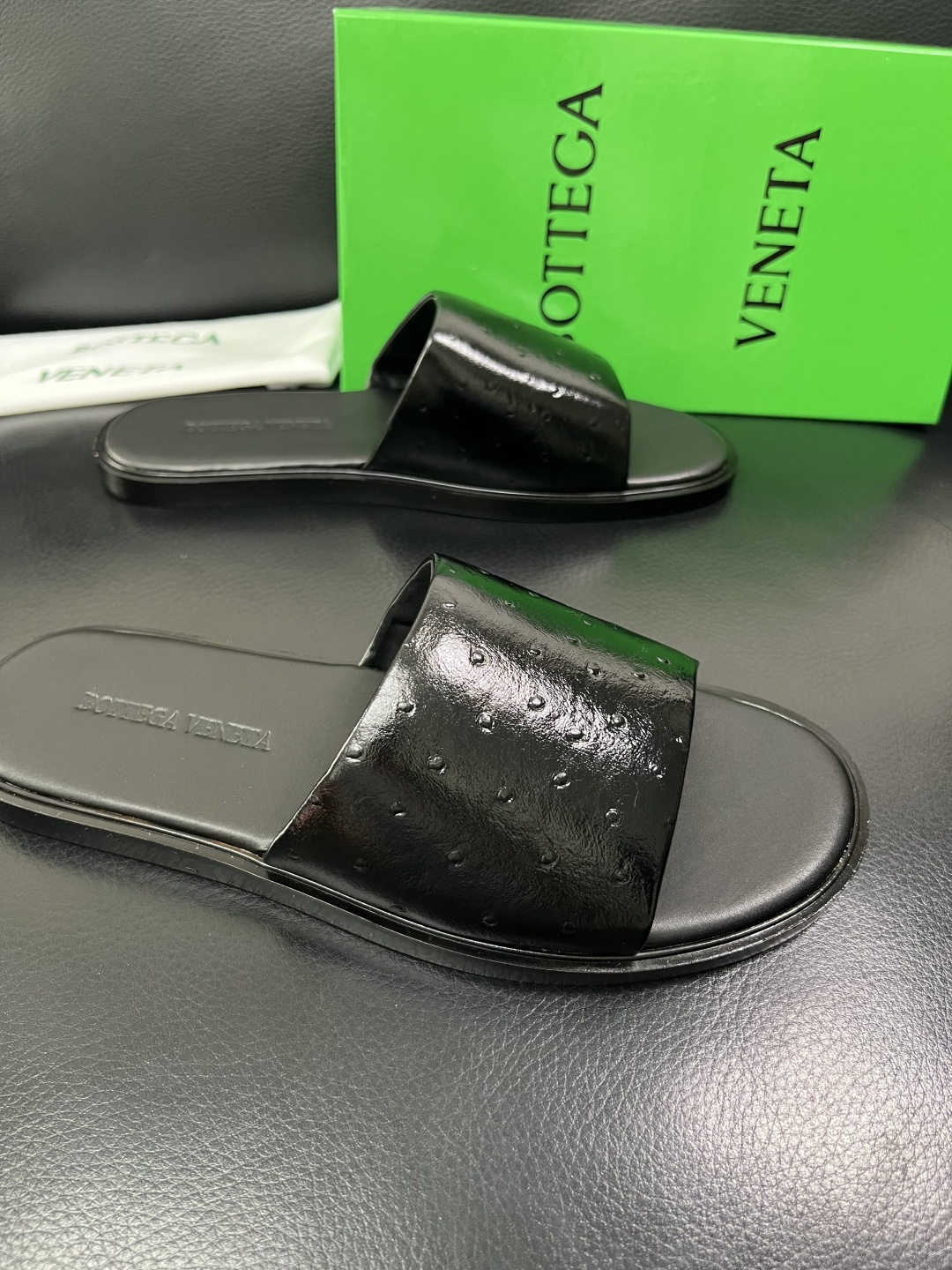 BOTTEGA  VENETA  高品质  顶级工艺品    葆蝶家 拖鞋专柜同步，鞋面意大利进口牛皮面