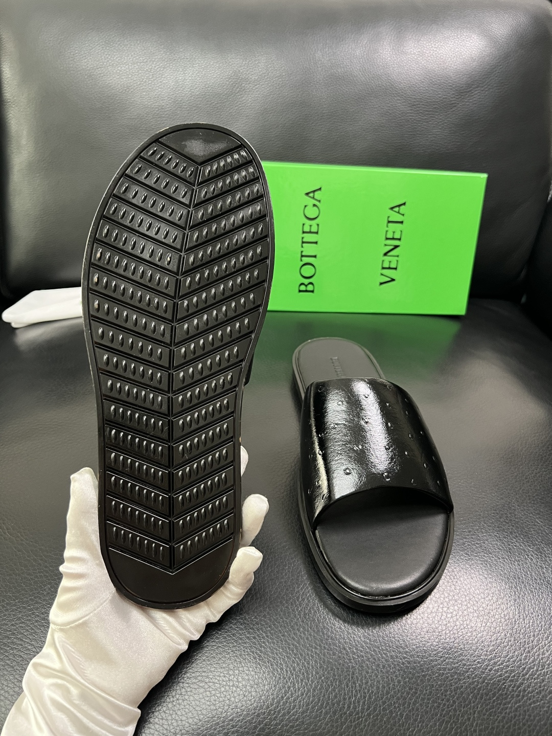 BOTTEGA  VENETA  高品质  顶级工艺品    葆蝶家 拖鞋专柜同步，鞋面意大利进口牛皮面