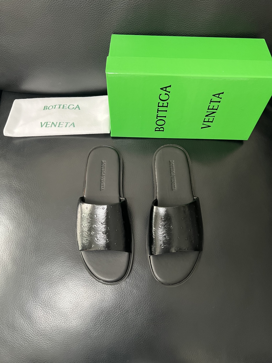 BOTTEGA  VENETA  高品质  顶级工艺品    葆蝶家 拖鞋专柜同步，鞋面意大利进口牛皮面
