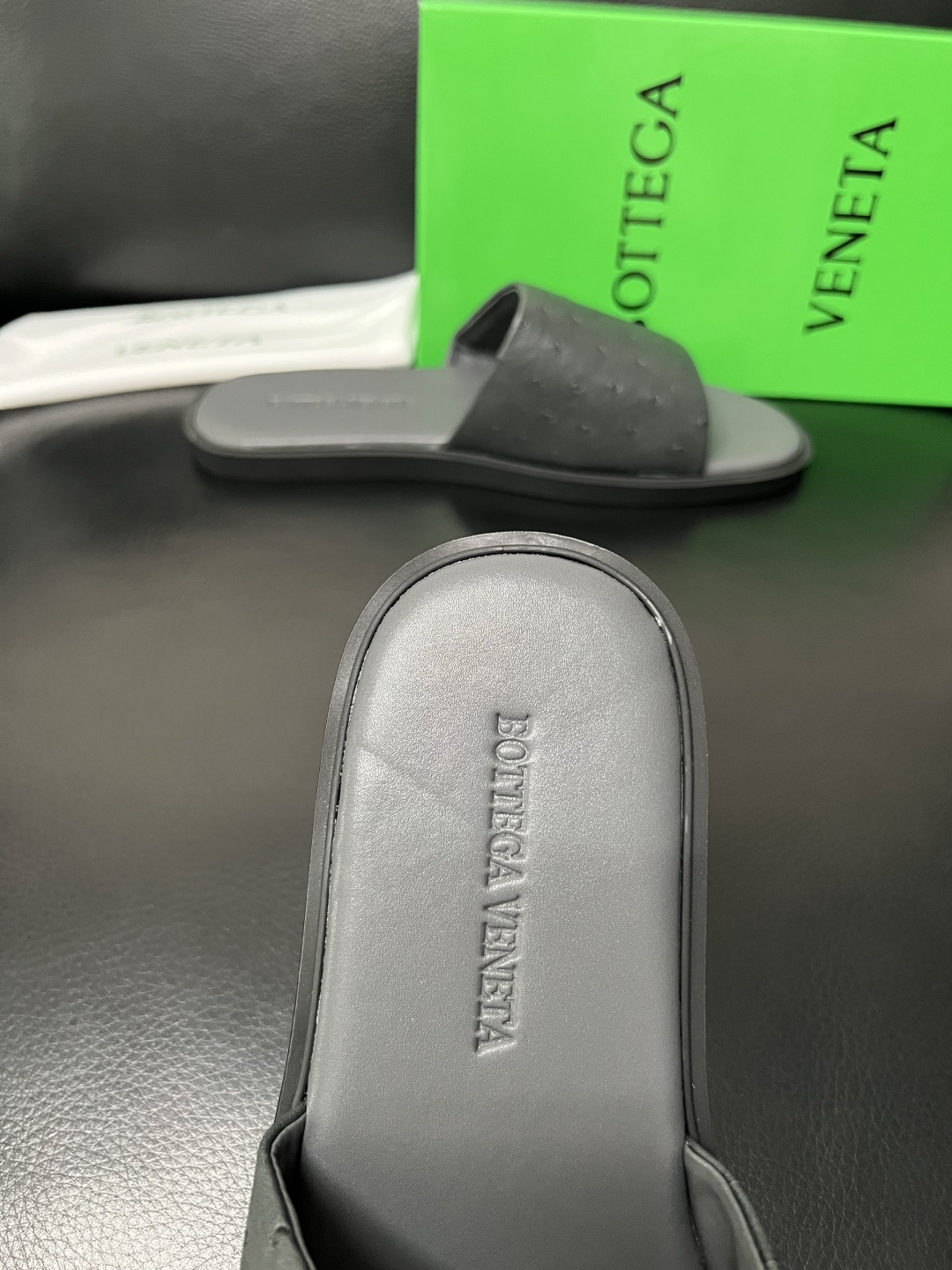 BOTTEGA  VENETA  高品质  顶级工艺品    葆蝶家 拖鞋专柜同步，鞋面意大利进口牛皮面