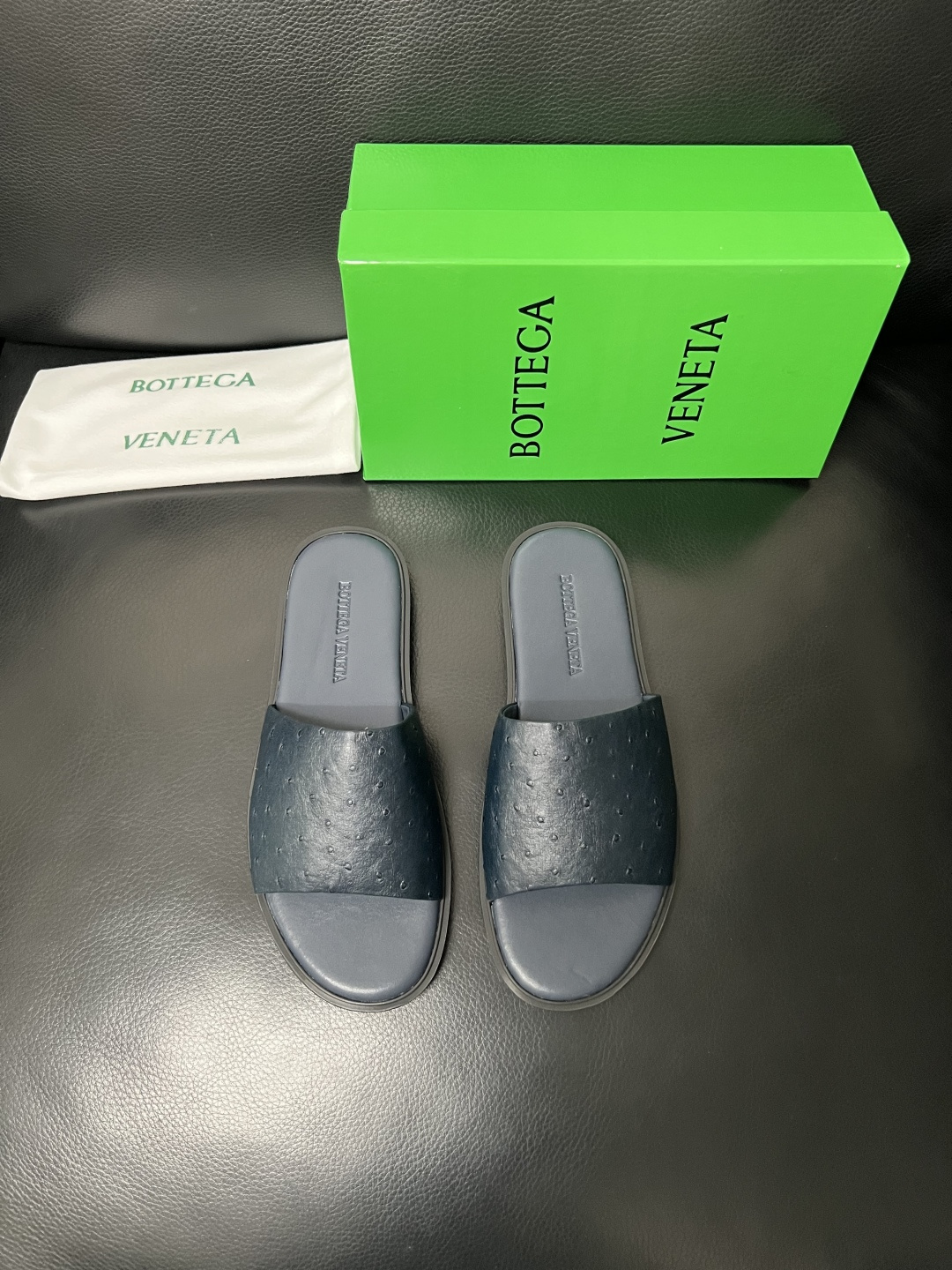 BOTTEGA  VENETA  高品质  顶级工艺品    葆蝶家 拖鞋专柜同步，鞋面意大利进口牛皮面