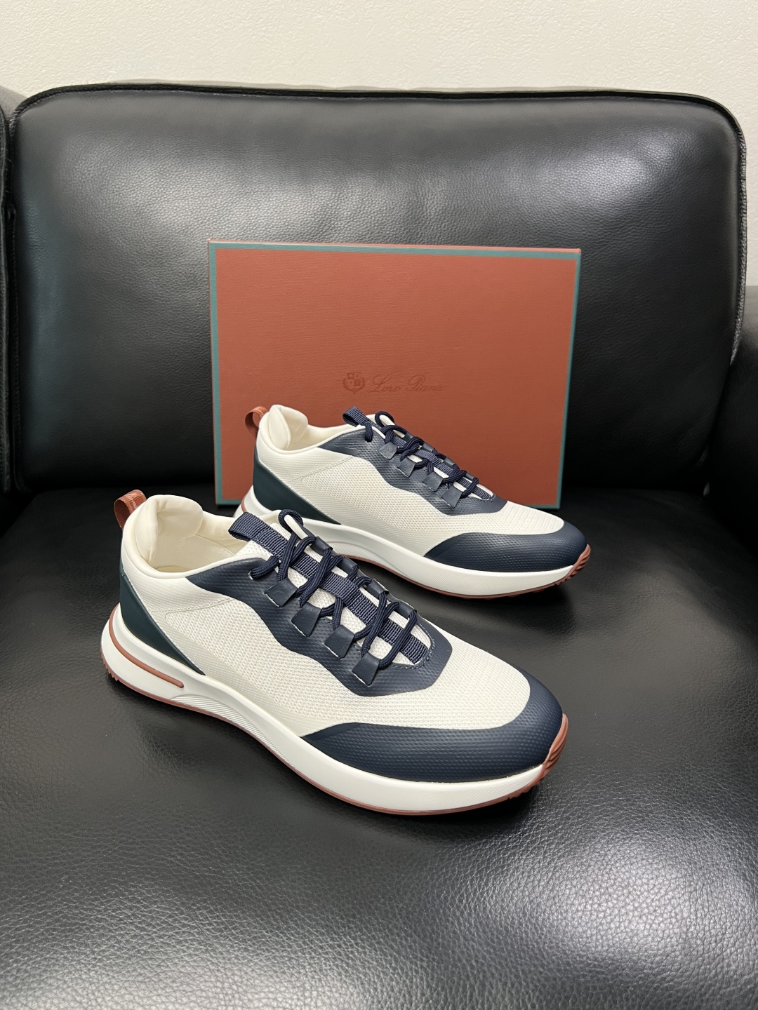 Loro Piana  高品质  顶级工艺品  诺悠翩雅  新品专柜同步原厂配置，鞋面意大利进口牛皮面料