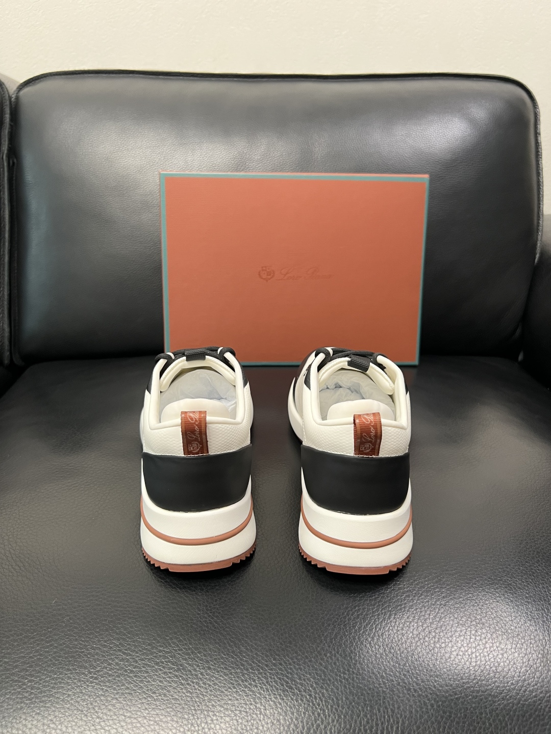 Loro Piana  高品质  顶级工艺品  诺悠翩雅  新品专柜同步原厂配置，鞋面意大利进口牛皮面料