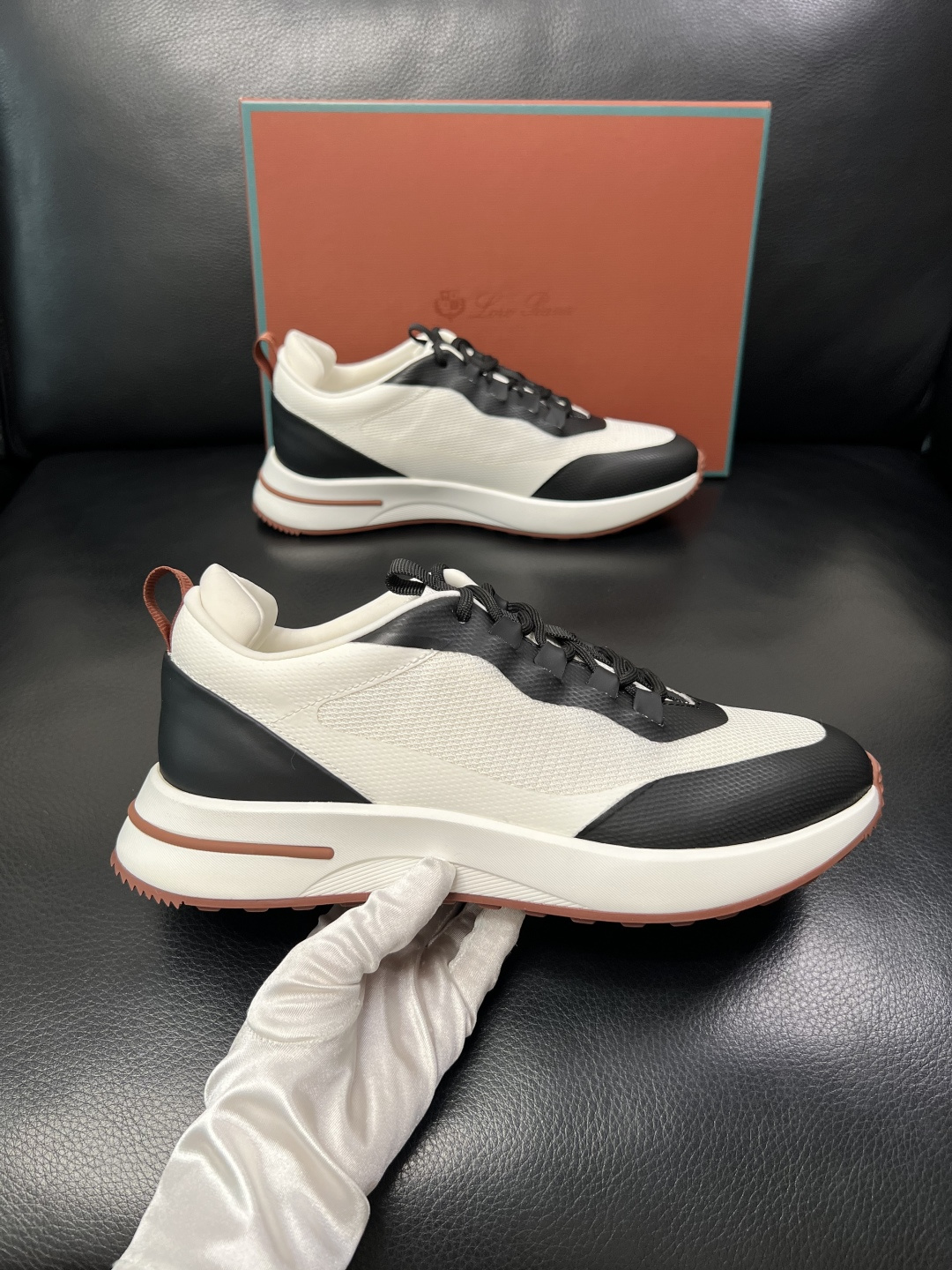 Loro Piana  高品质  顶级工艺品  诺悠翩雅  新品专柜同步原厂配置，鞋面意大利进口牛皮面料