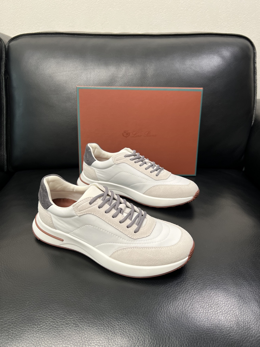 Loro Piana  高品质  顶级工艺品  诺悠翩雅  新品专柜同步原厂配置，鞋面意大利进口牛皮面料