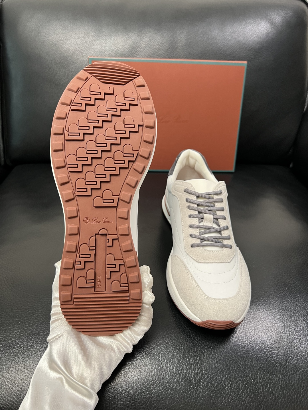 Loro Piana  高品质  顶级工艺品  诺悠翩雅  新品专柜同步原厂配置，鞋面意大利进口牛皮面料