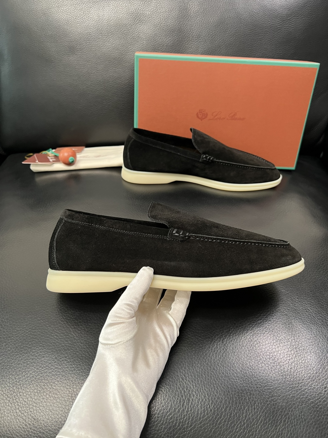 Loro Piana  高品质  全套包装飞机盒  顶级工艺品  诺悠翩雅  新品专柜同步原厂配置，鞋面