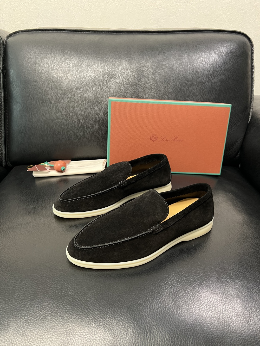 Loro Piana  高品质  全套包装飞机盒  顶级工艺品  诺悠翩雅  新品专柜同步原厂配置，鞋面