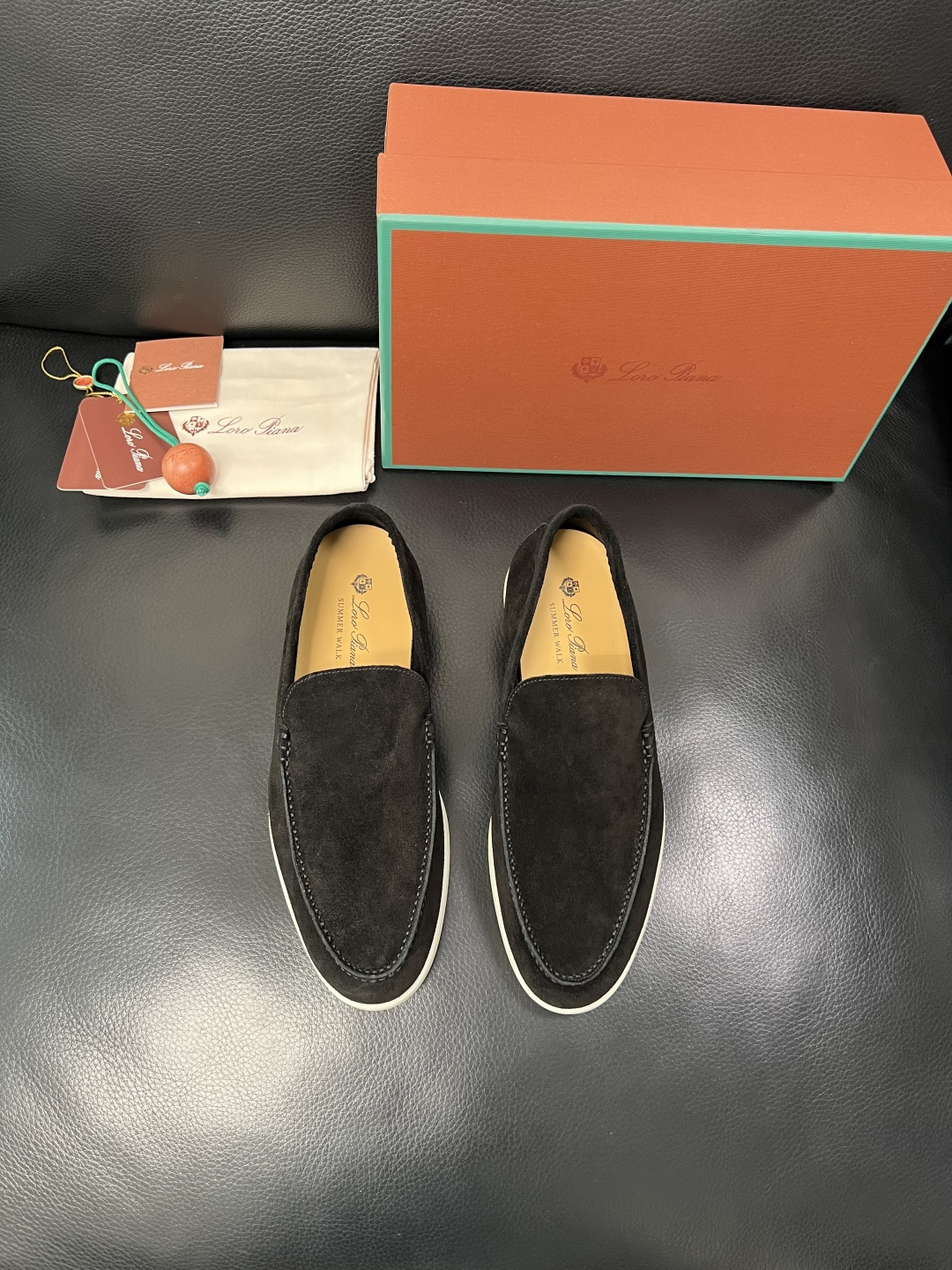 Loro Piana  高品质  全套包装飞机盒  顶级工艺品  诺悠翩雅  新品专柜同步原厂配置，鞋面