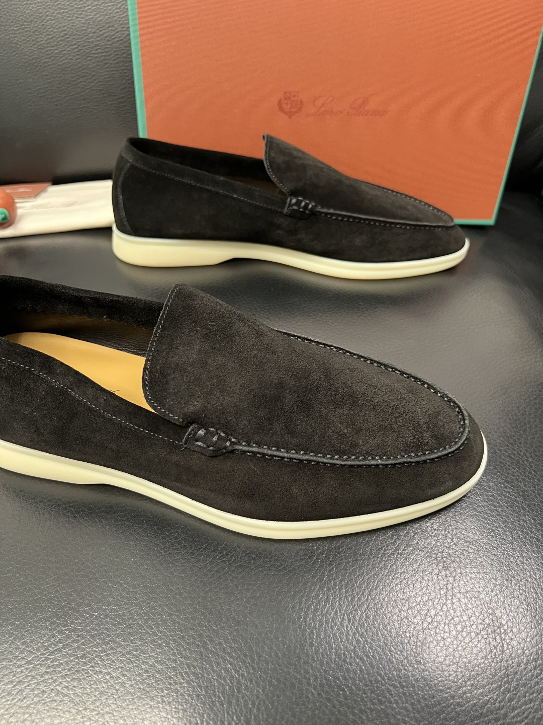 Loro Piana  高品质  全套包装飞机盒  顶级工艺品  诺悠翩雅  新品专柜同步原厂配置，鞋面