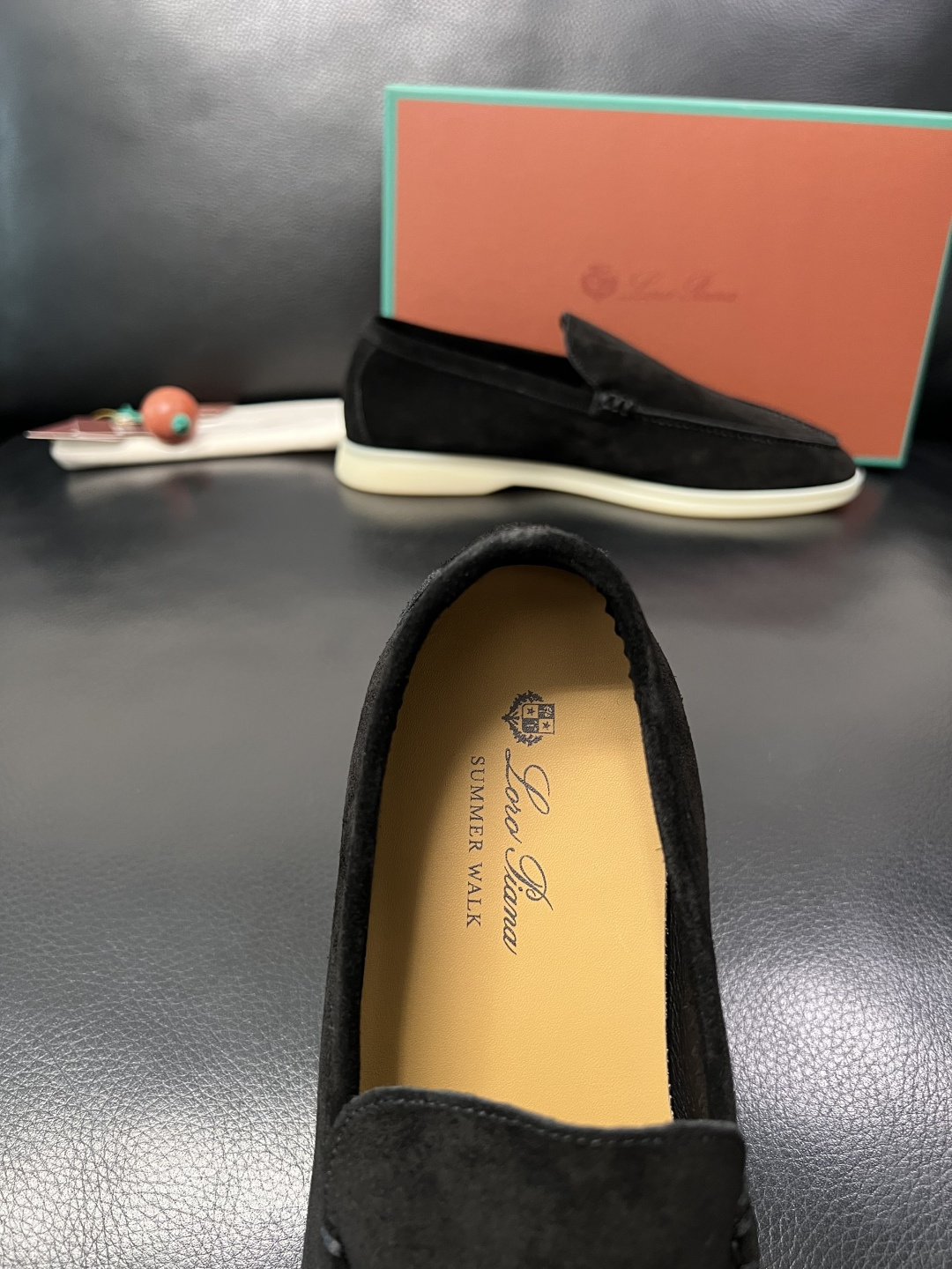 Loro Piana  高品质  全套包装飞机盒  顶级工艺品  诺悠翩雅  新品专柜同步原厂配置，鞋面