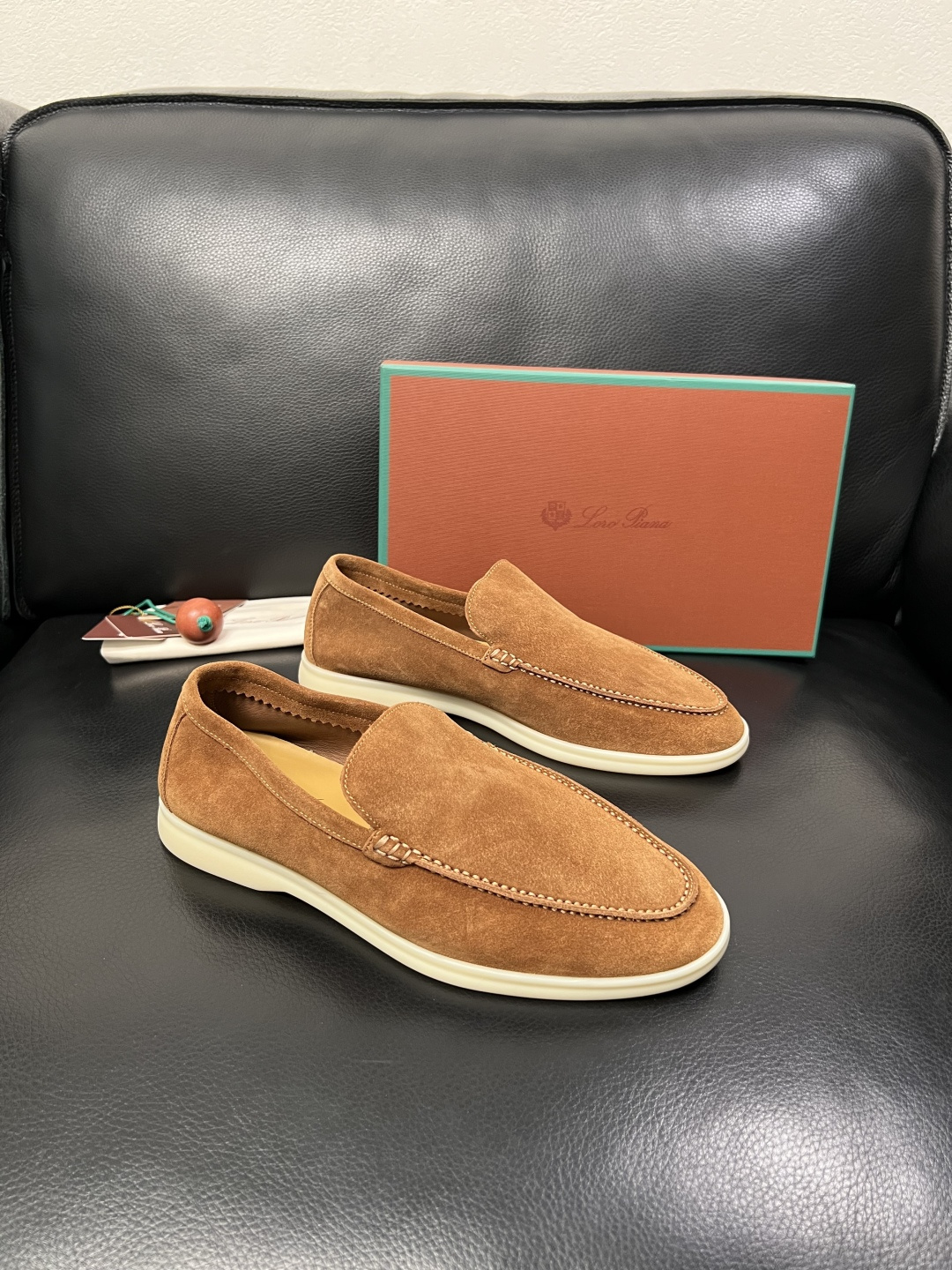 Loro Piana  高品质  全套包装飞机盒  顶级工艺品  诺悠翩雅  新品专柜同步原厂配置，鞋面